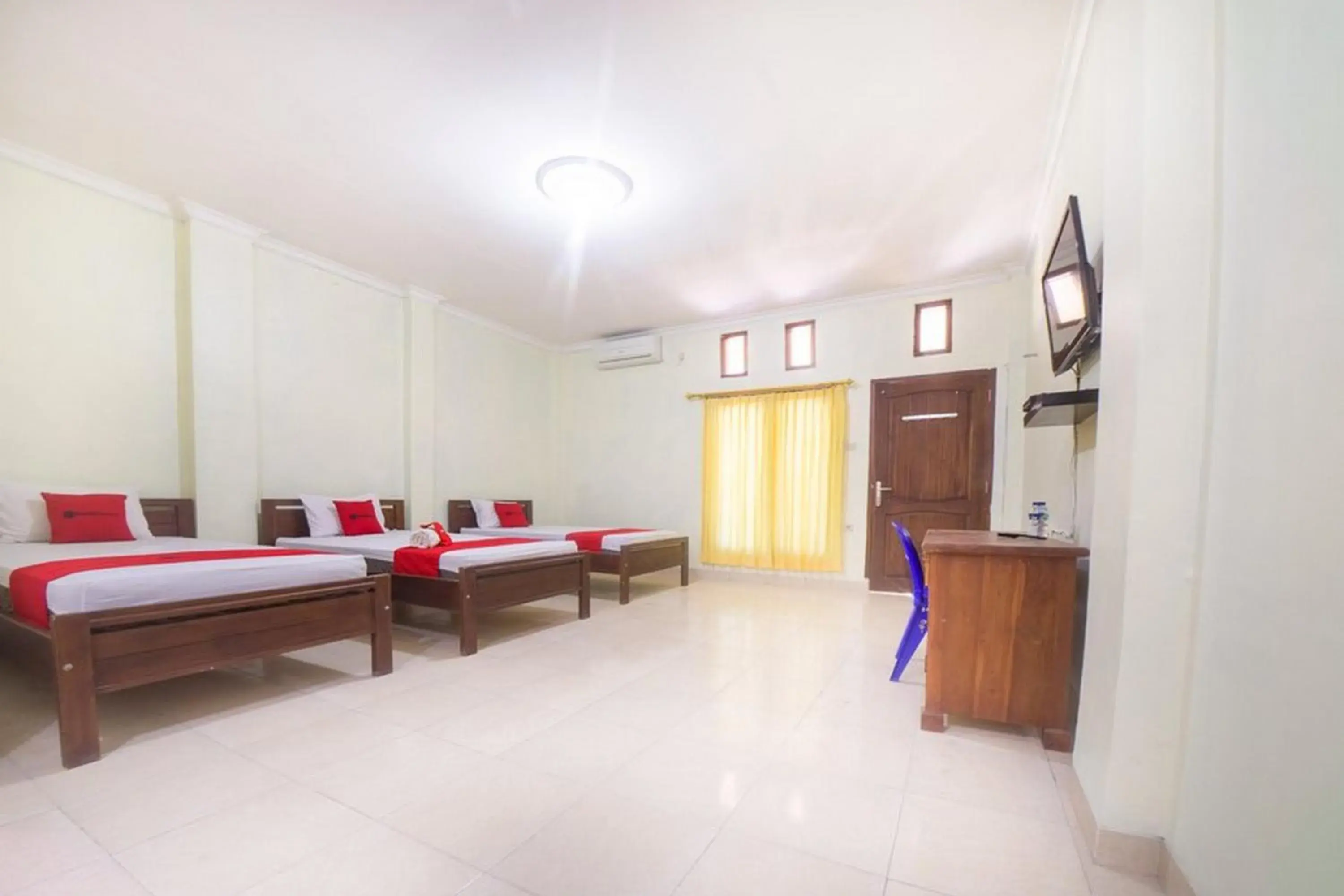 Bedroom, Bed in RedDoorz near Nusa Cendana University Bedroom, Bed in RedDoorz near Nusa Cendana University