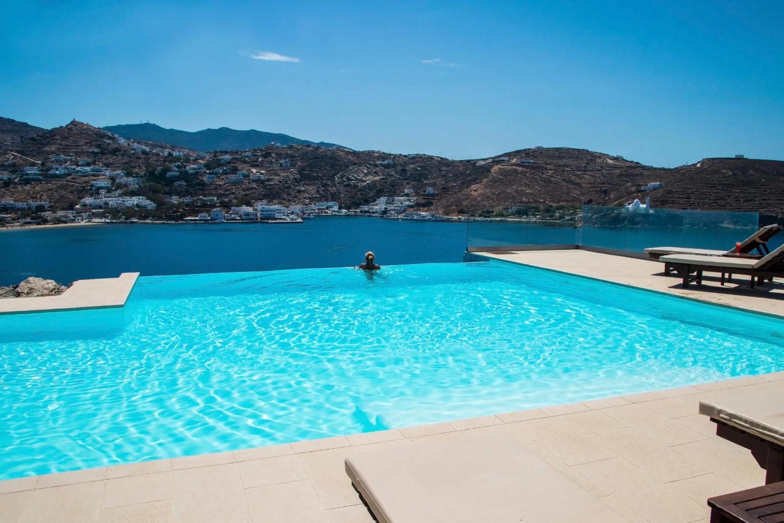 Pool view in Seabreeze Hotel Ios
