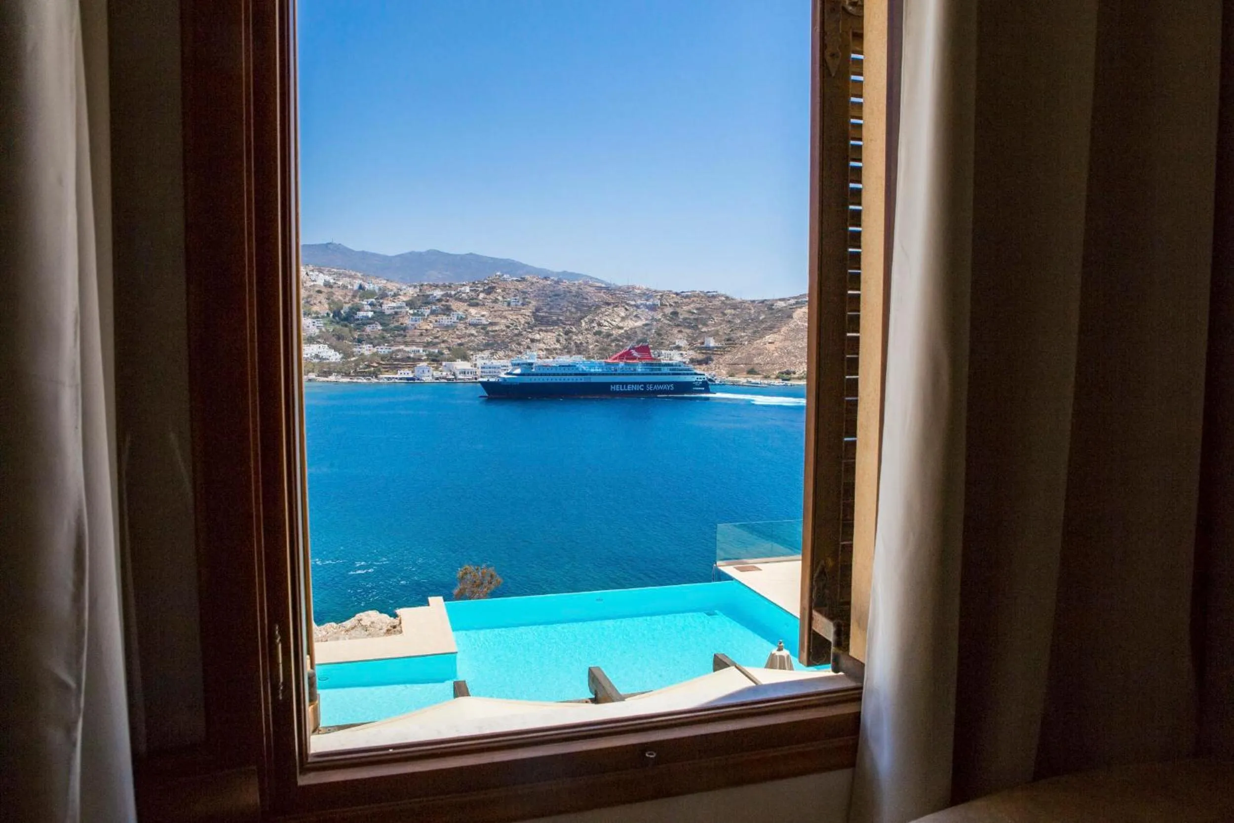 Mountain view in Seabreeze Hotel Ios