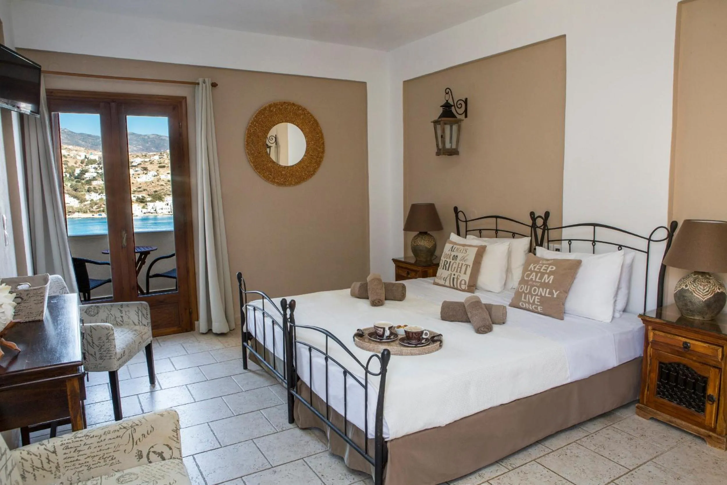 Photo of the whole room, Bed in Seabreeze Hotel Ios