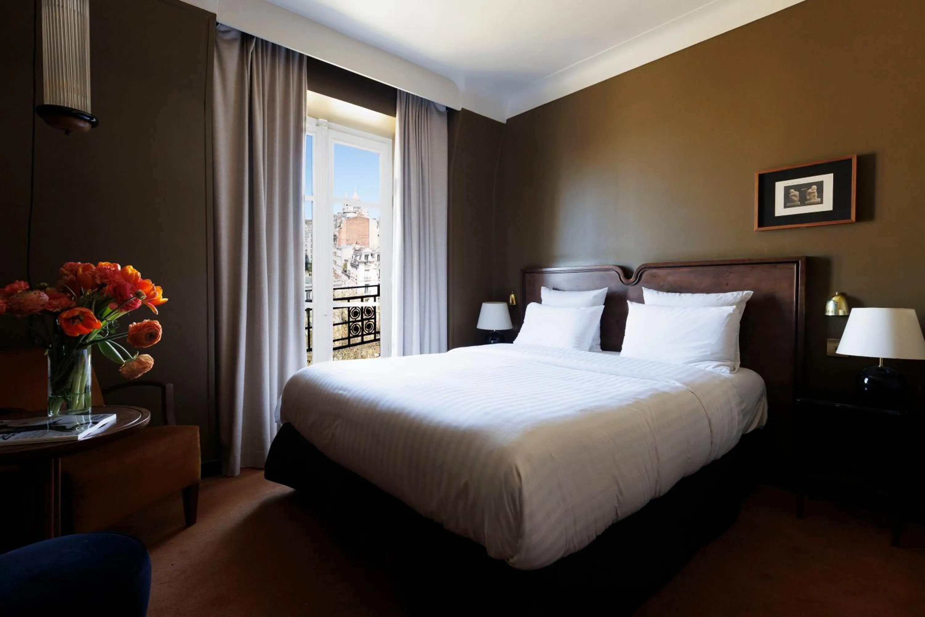 Photo of the whole room, Bed in Hotel Rochechouart, a Member of Design Hotels