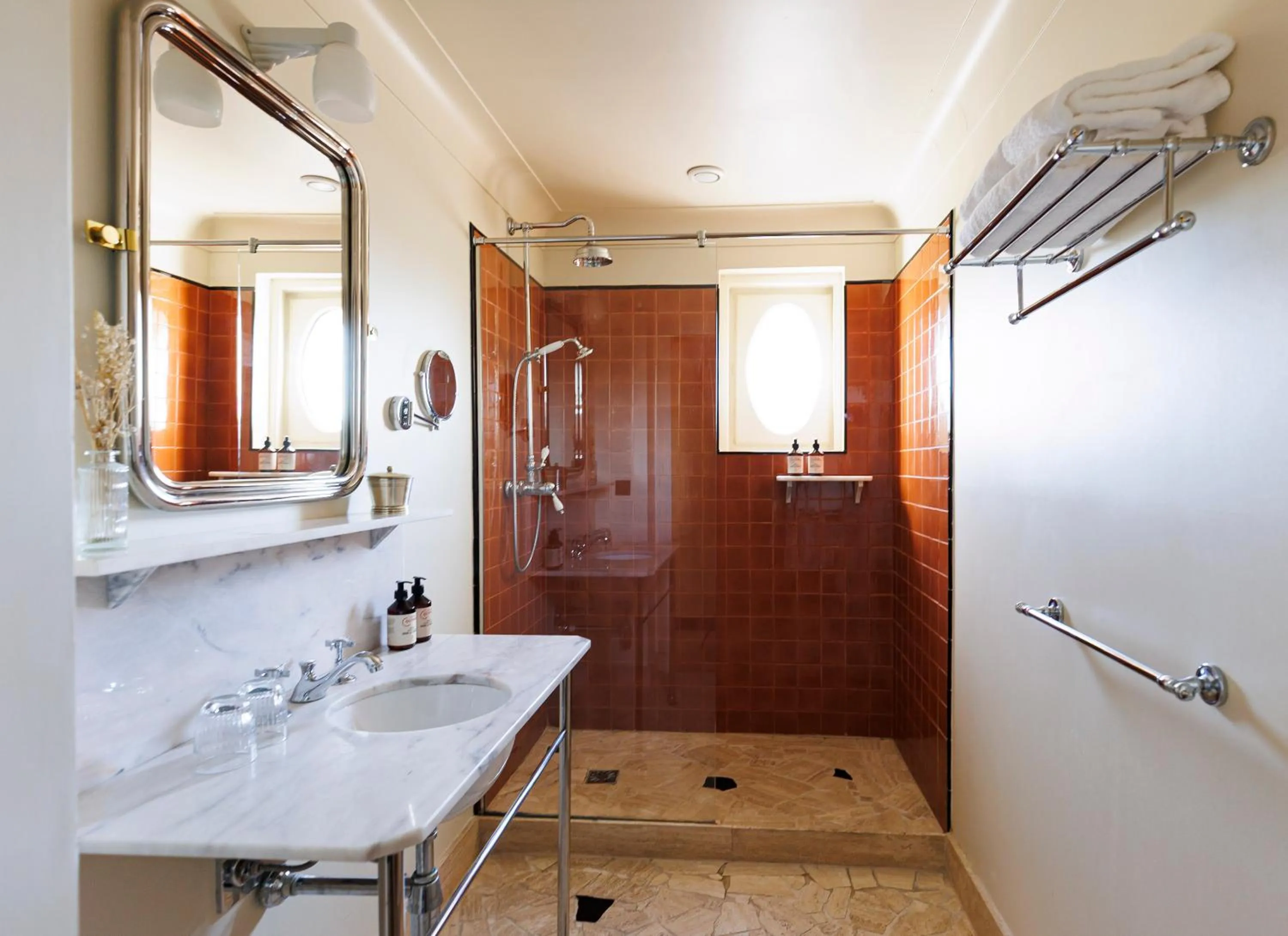 Bathroom in Hotel Rochechouart, a Member of Design Hotels