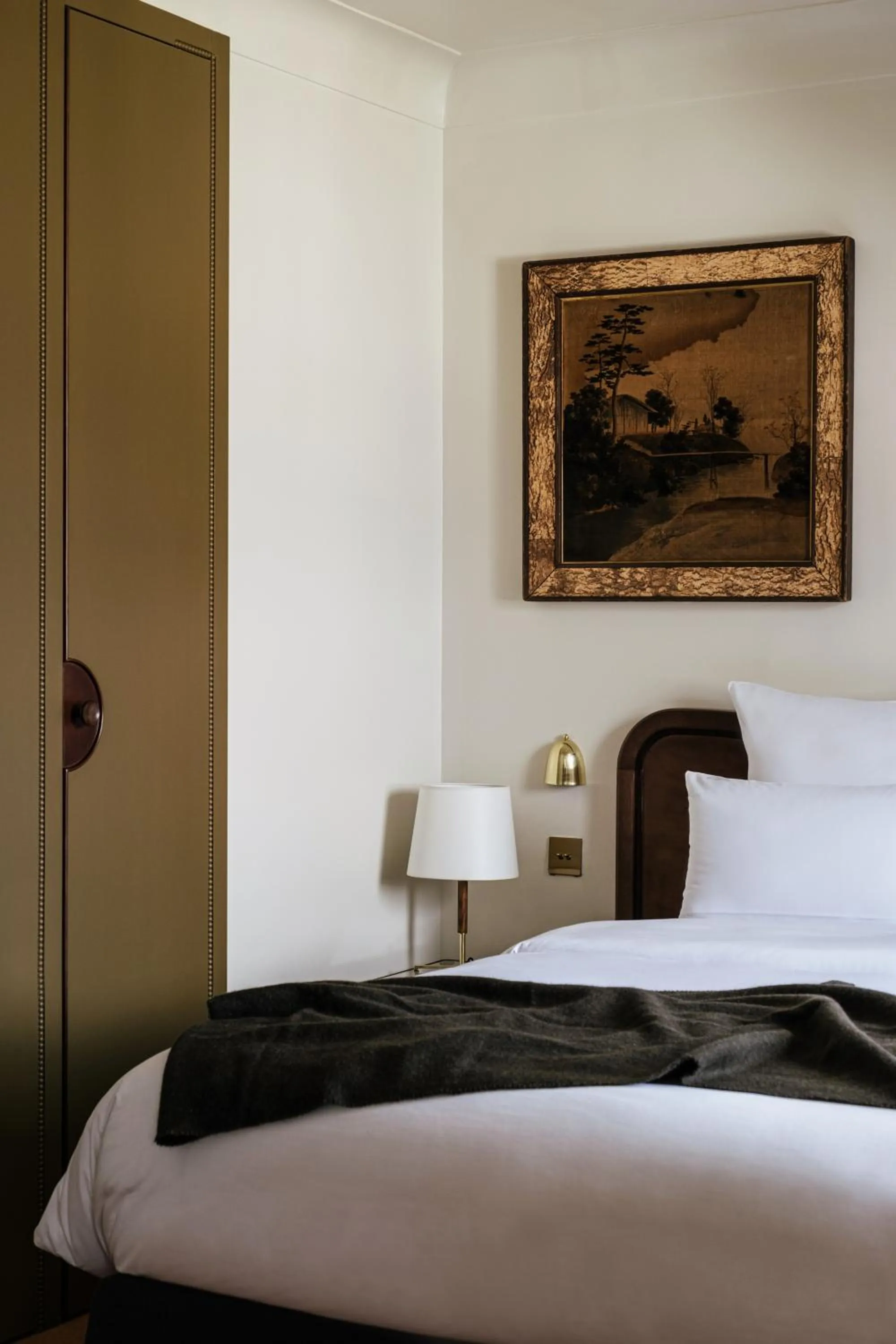 Bedroom, Bed in Hotel Rochechouart, a Member of Design Hotels
