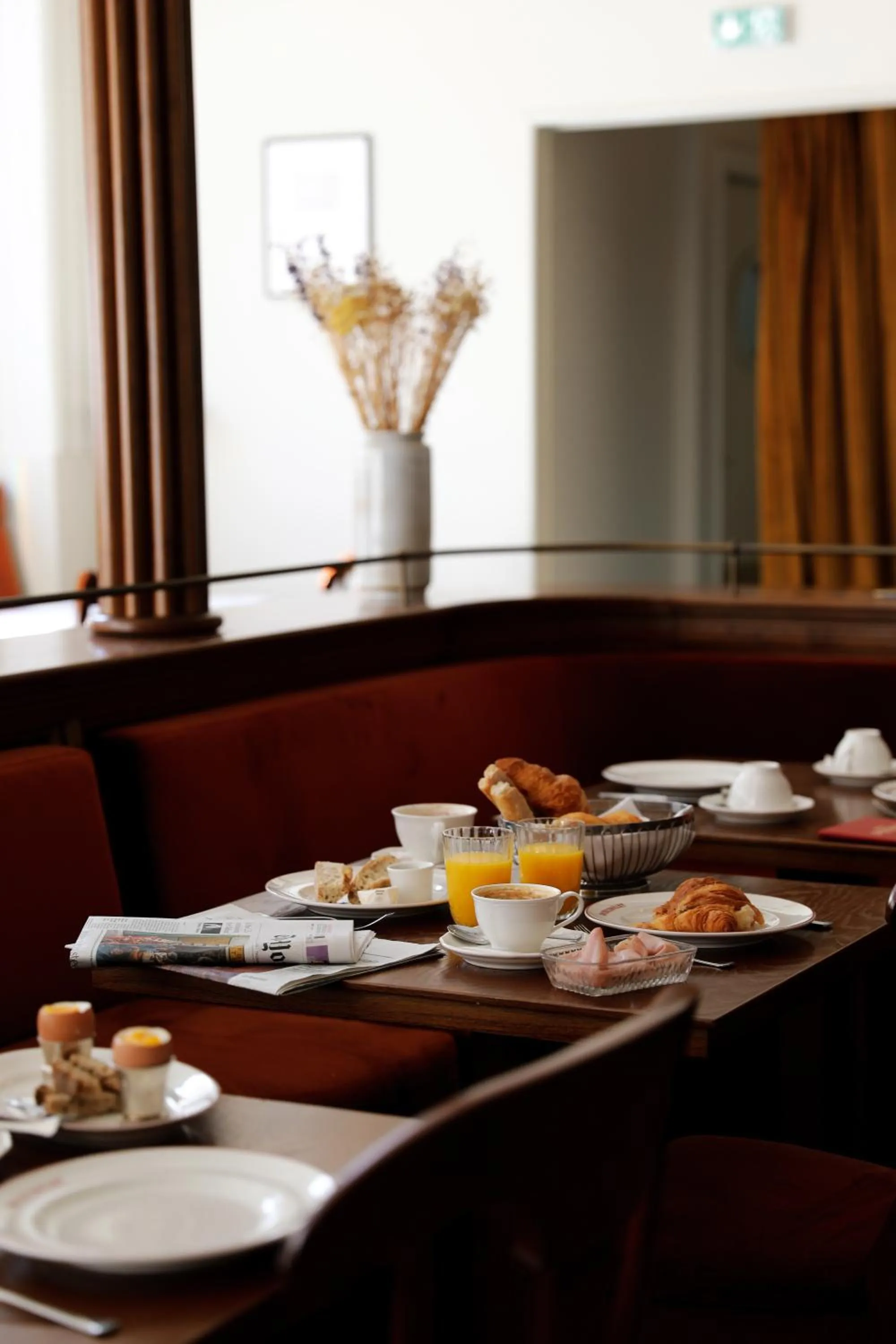 Food and drinks in Hotel Rochechouart, a Member of Design Hotels