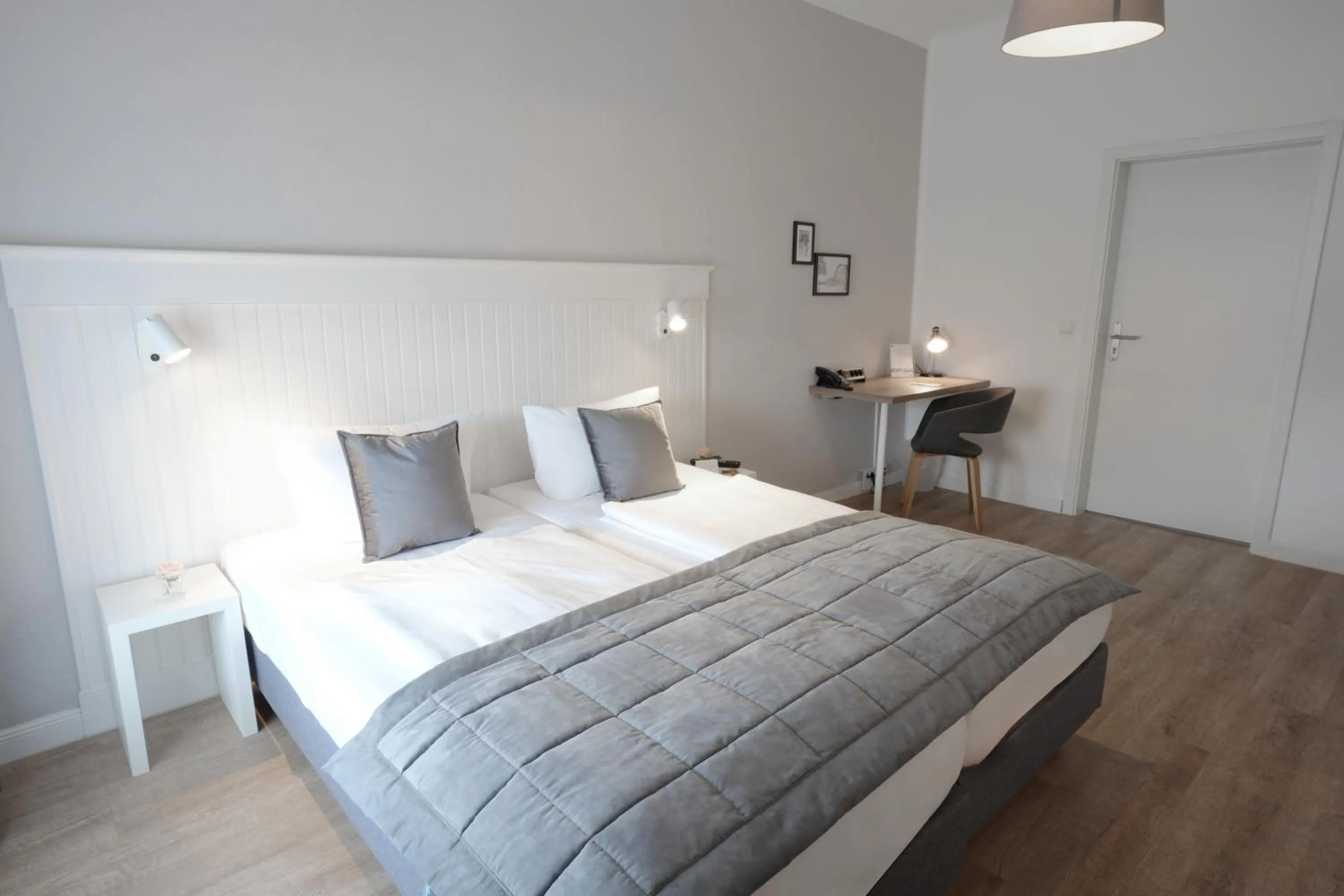 Photo of the whole room, Bed in Hotel Kühl