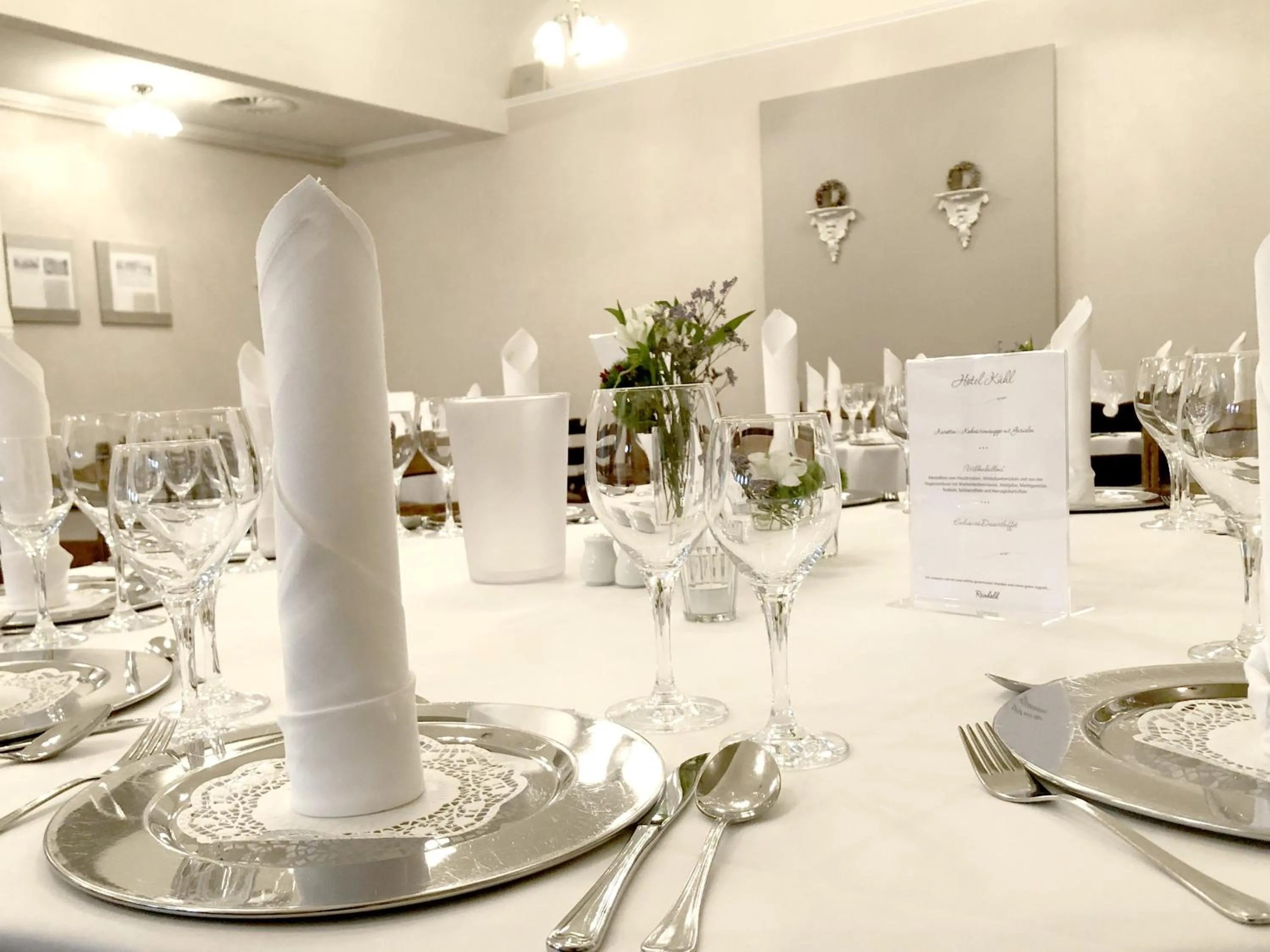 Restaurant/places to eat in Hotel Kühl