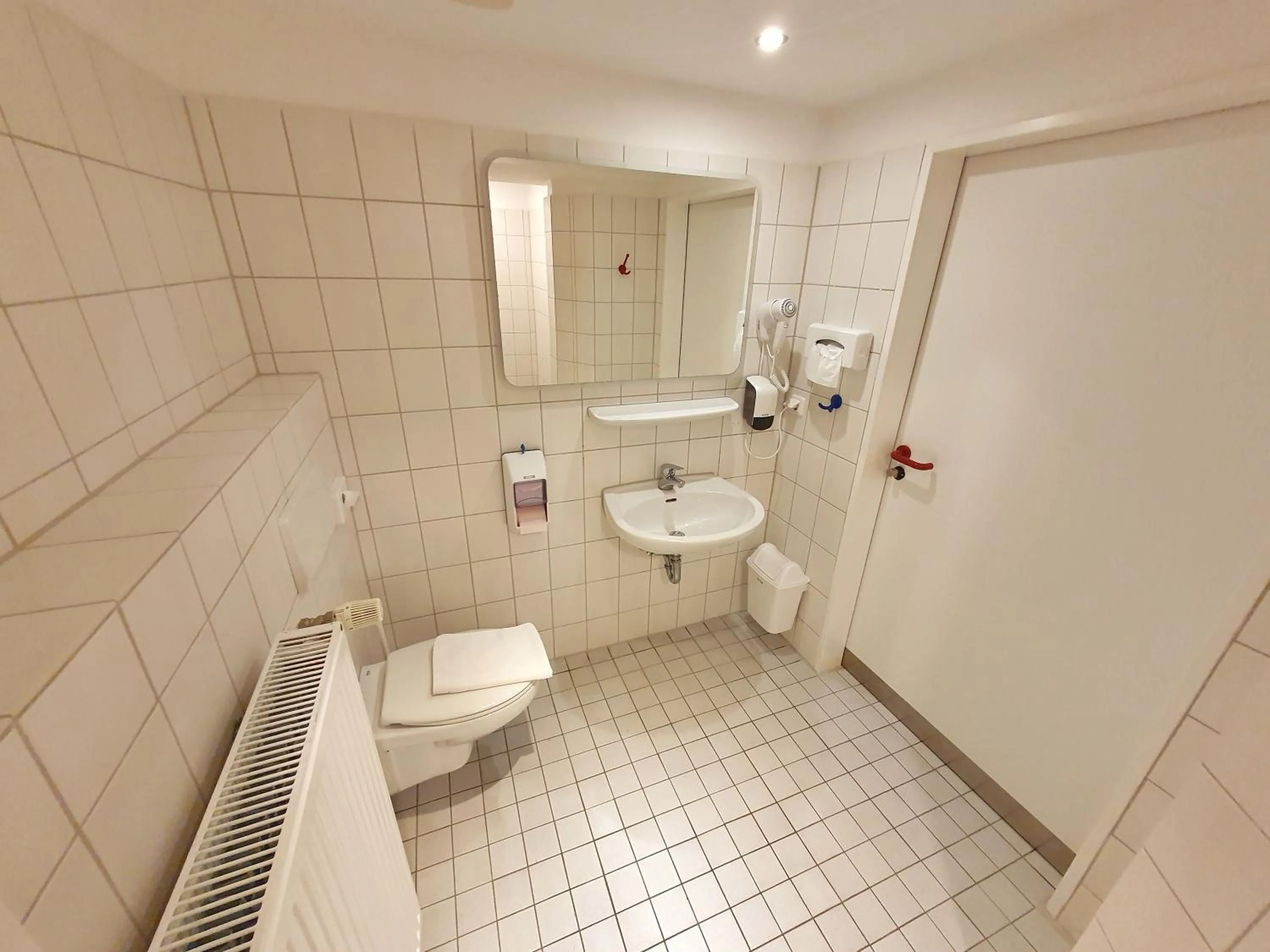 Bathroom in Aparthotel B & L