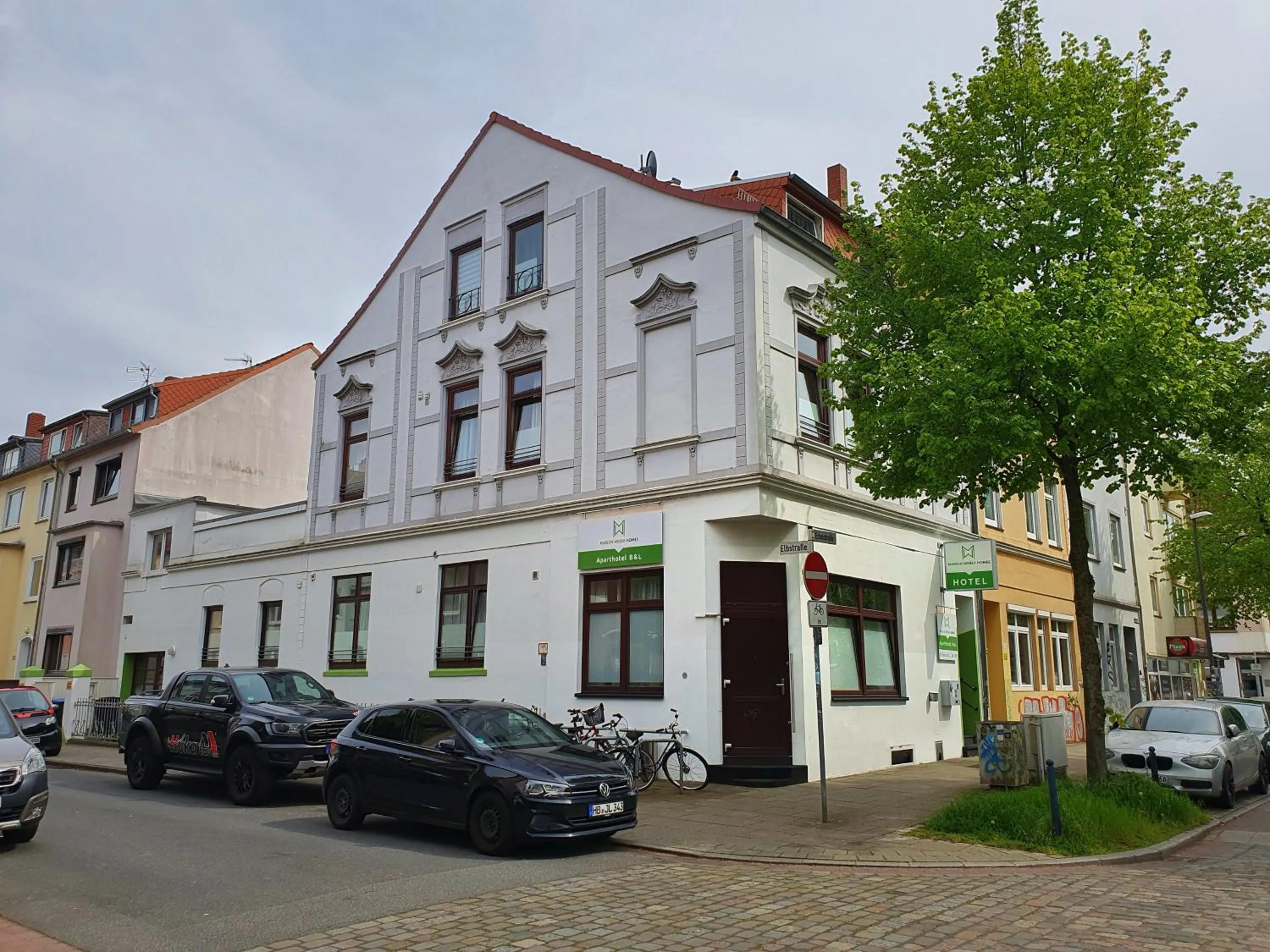 Facade/entrance in Aparthotel B & L