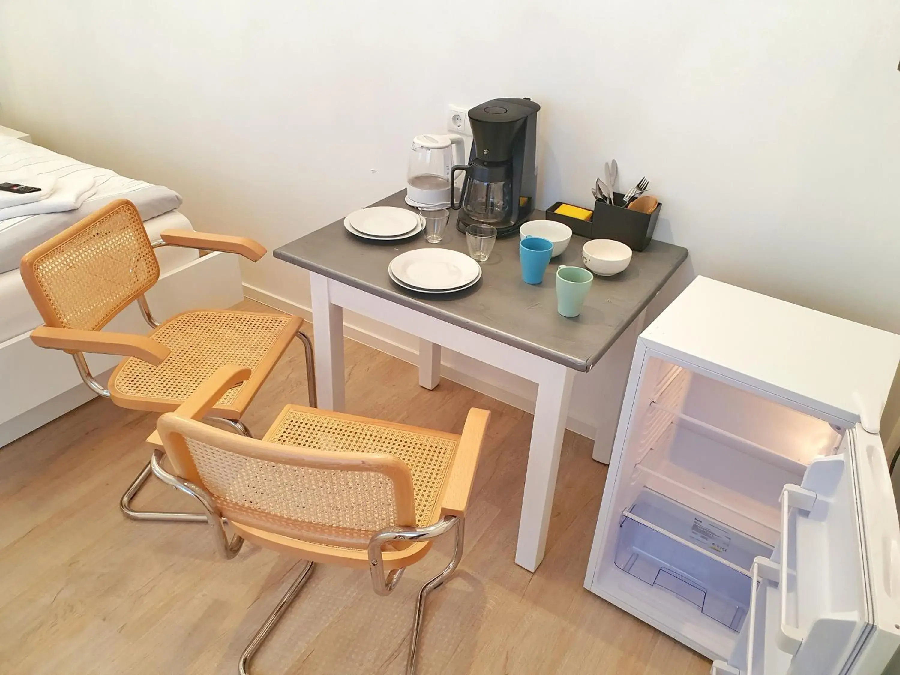 Budget Double Room in Aparthotel B & L Budget Double Room in Aparthotel B & L