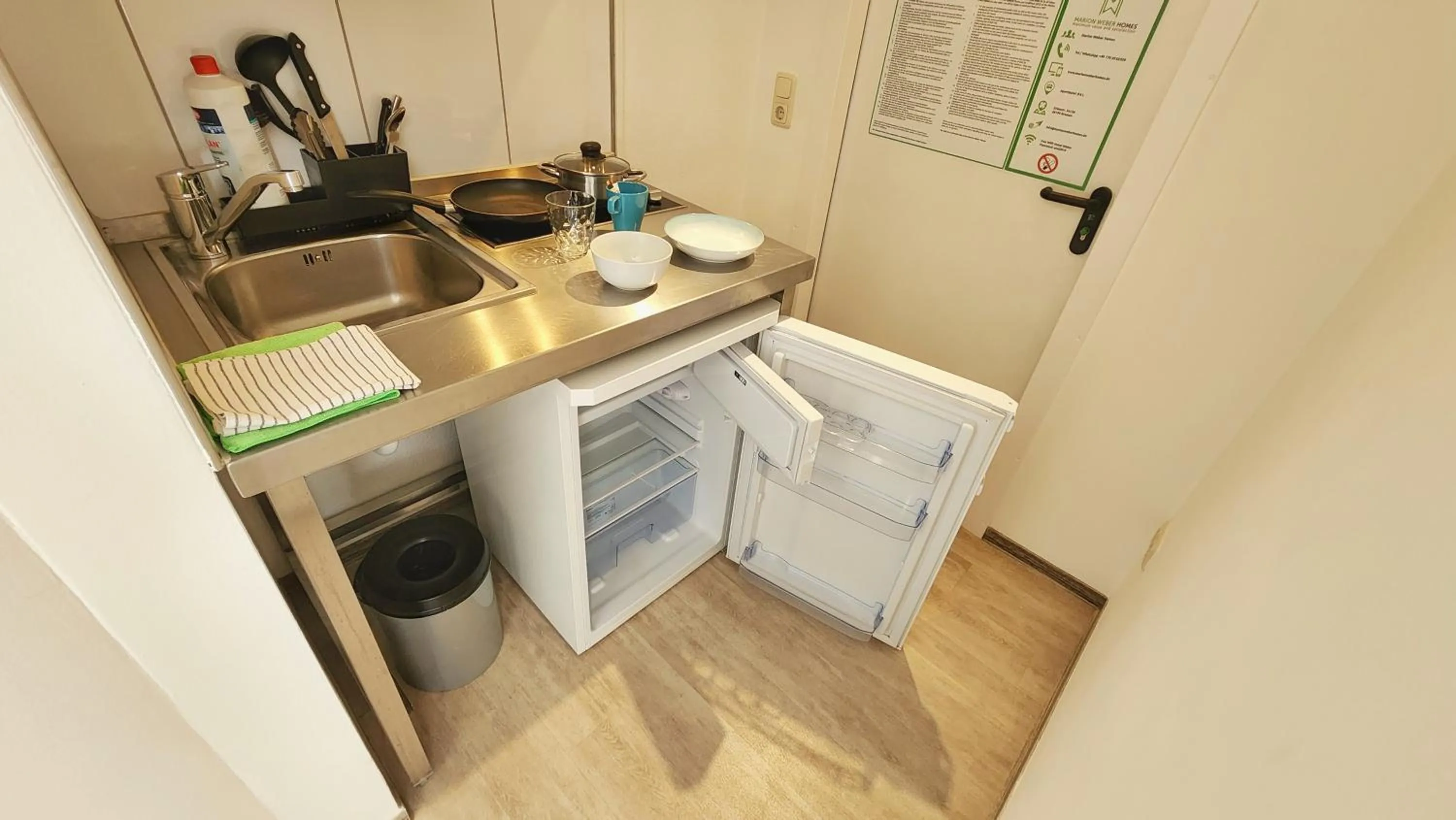 Kitchen or kitchenette in Aparthotel B & L