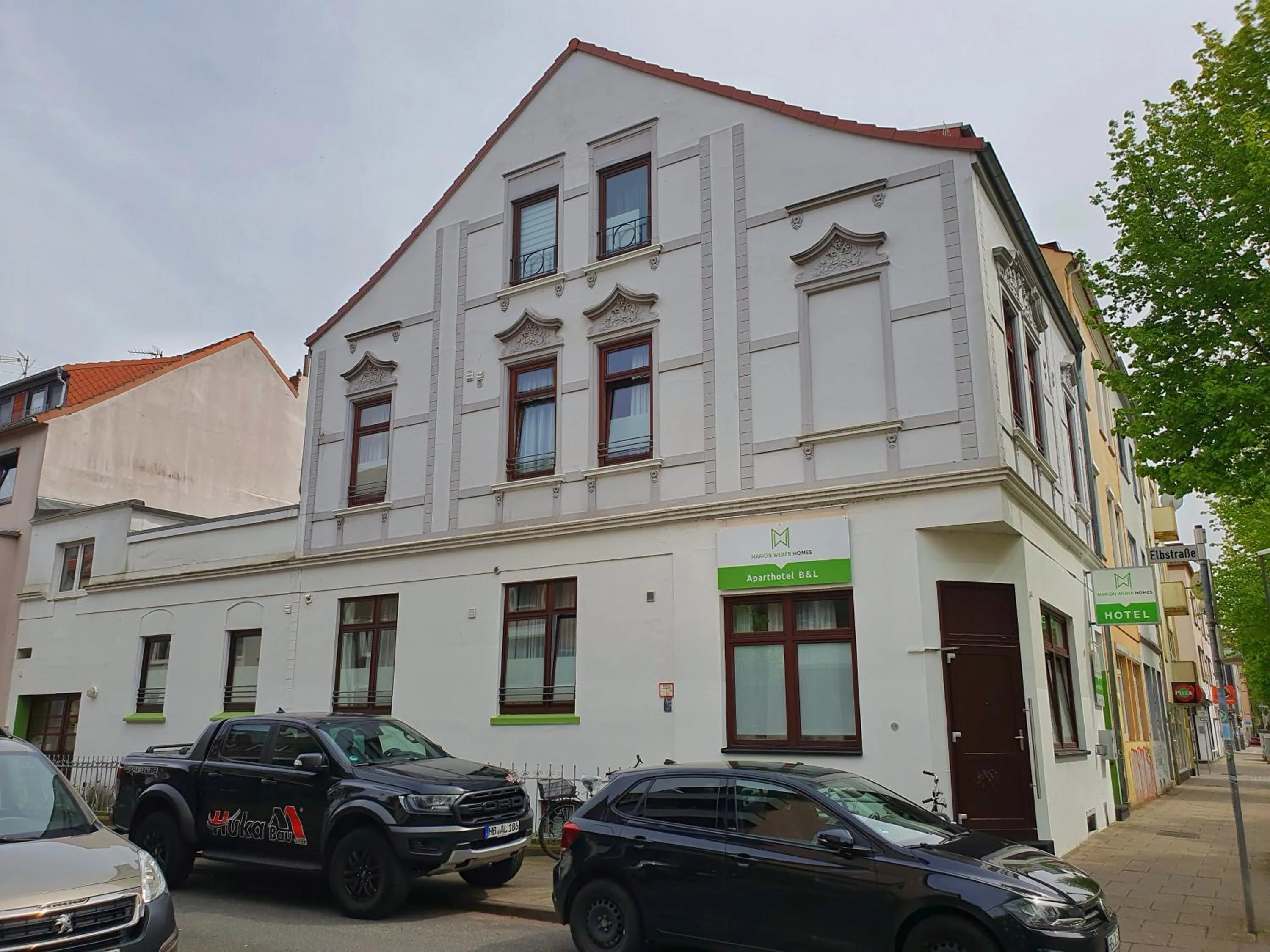 Facade/entrance in Aparthotel B & L