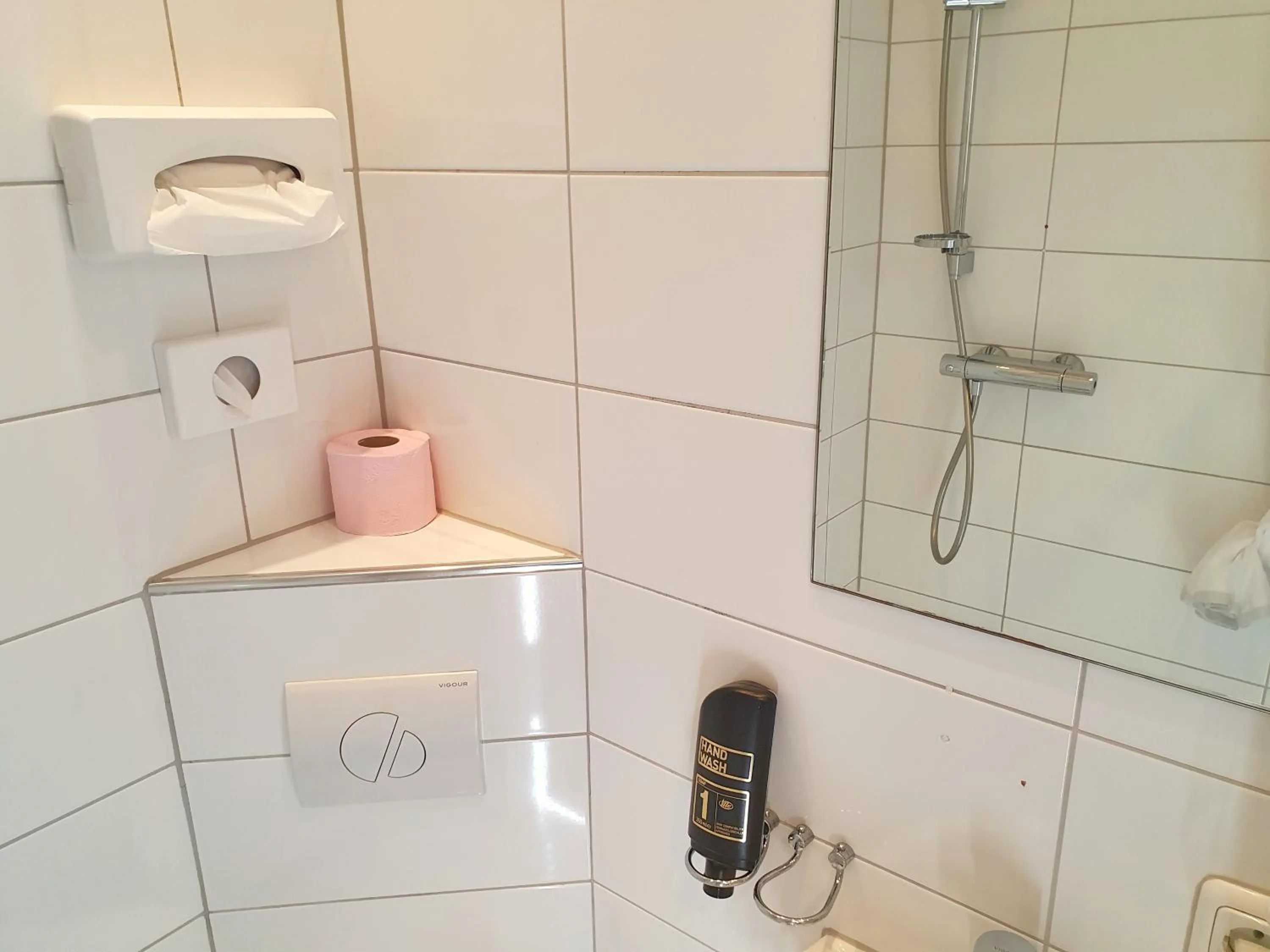 Bathroom in Aparthotel B & L