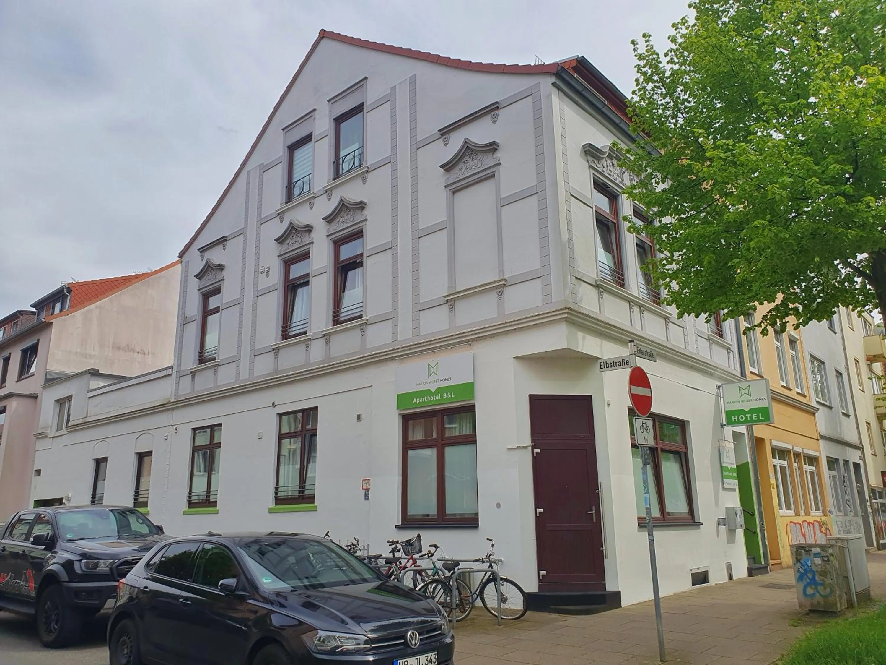 Facade/entrance in Aparthotel B & L