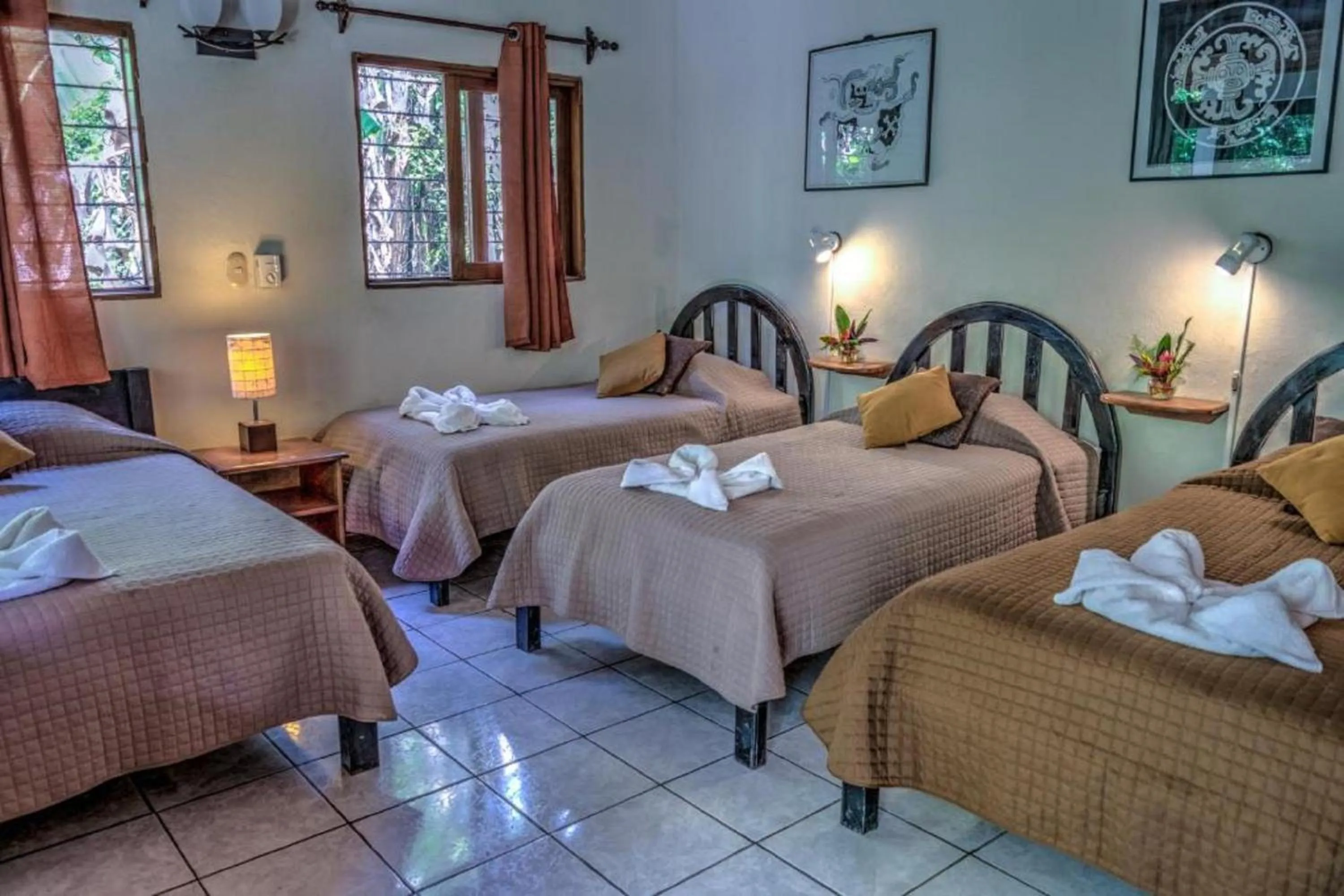 Bed in Hotel Jaguar Inn Tikal