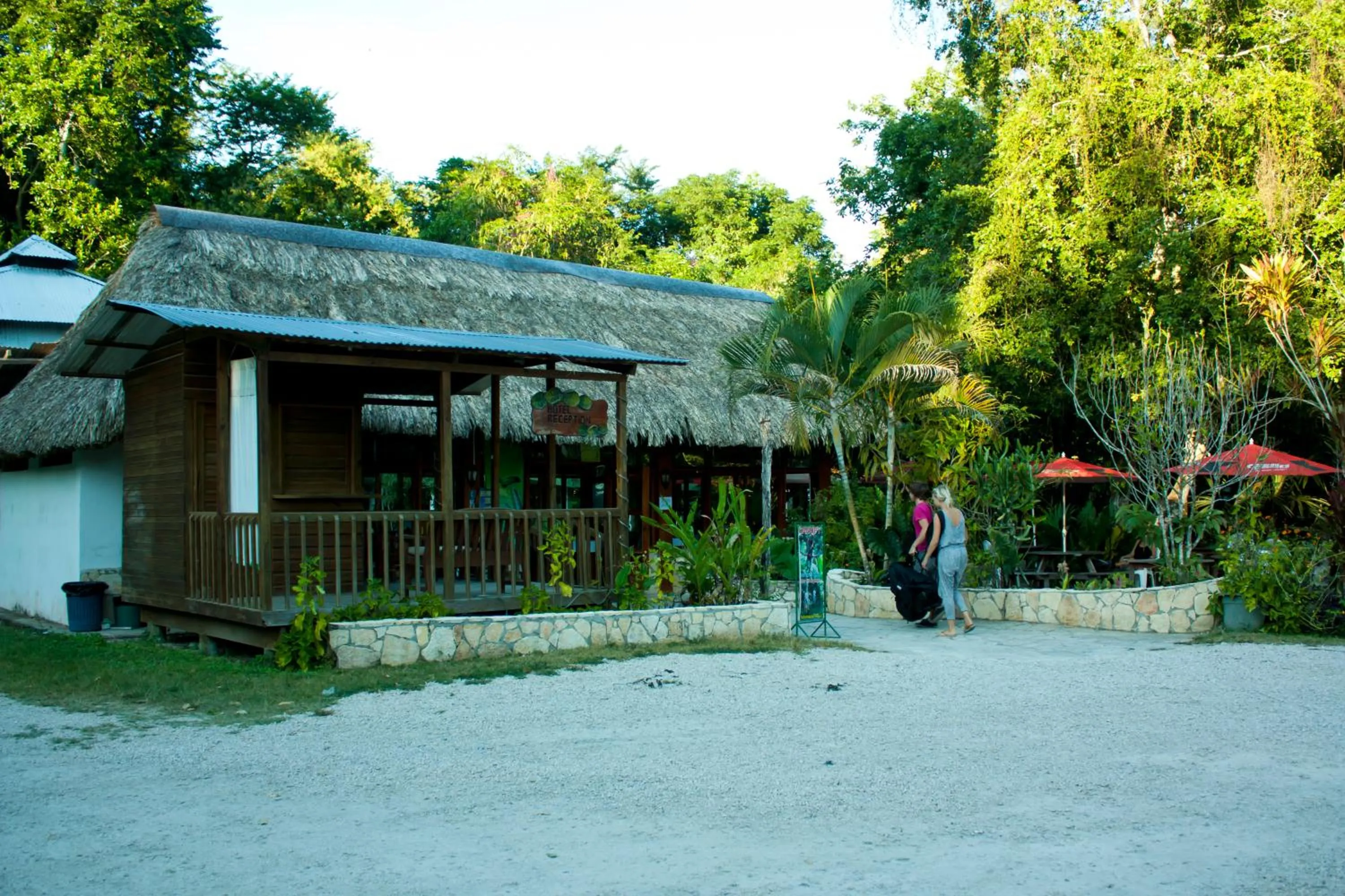 Facade/entrance in Hotel Jaguar Inn Tikal