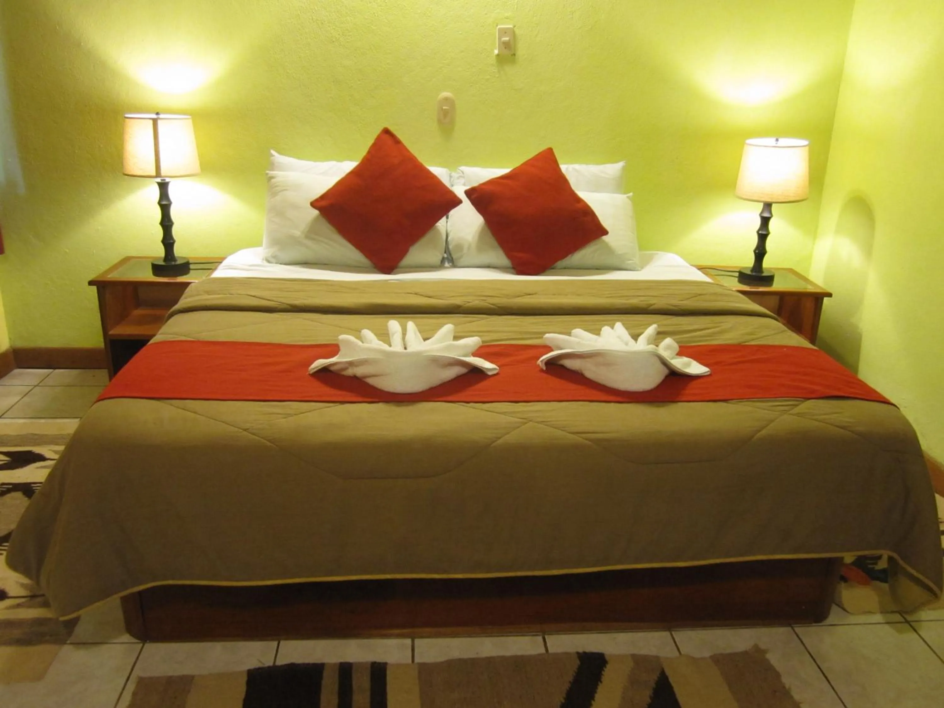 Bed in Hotel Jaguar Inn Tikal