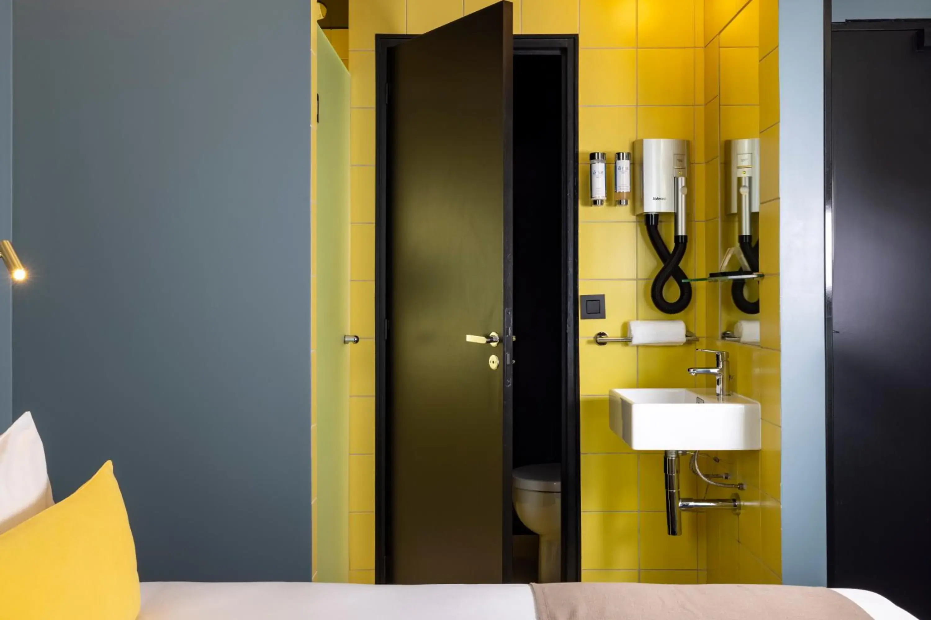 Bathroom in Hôtel Palais De Chaillot Bathroom in Hôtel Palais De Chaillot