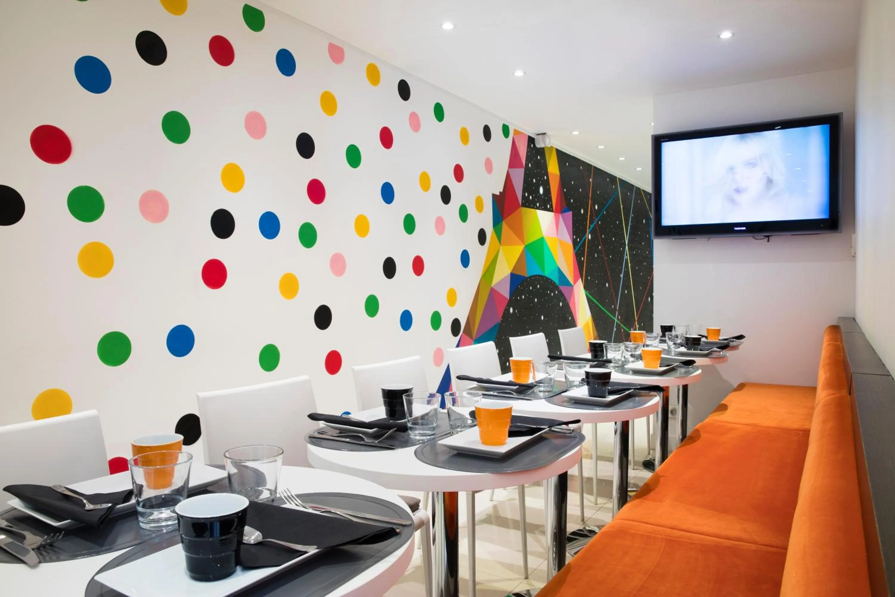 Restaurant/places to eat in Hôtel Palais De Chaillot