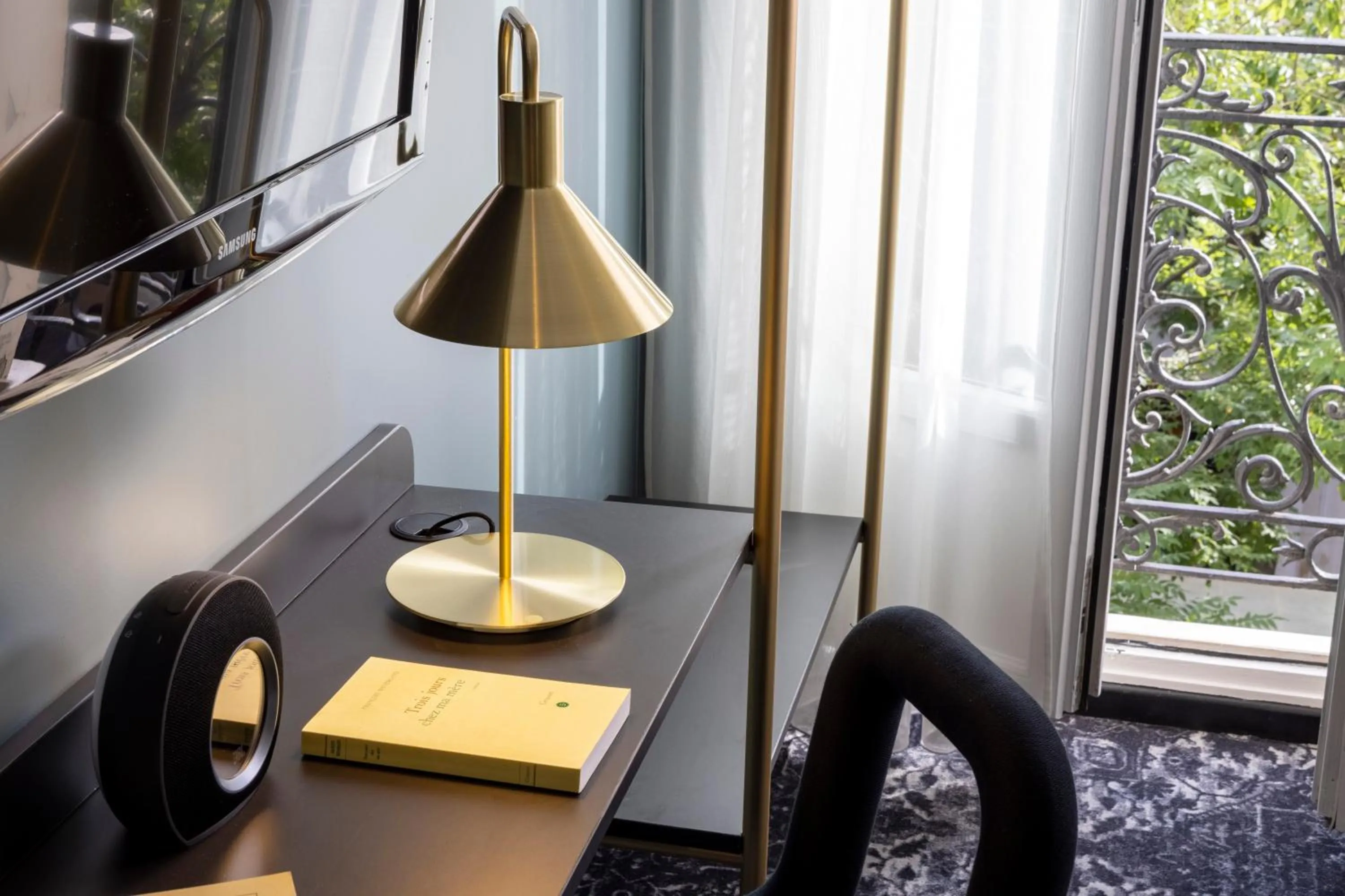 Bedroom in Hôtel Palais De Chaillot