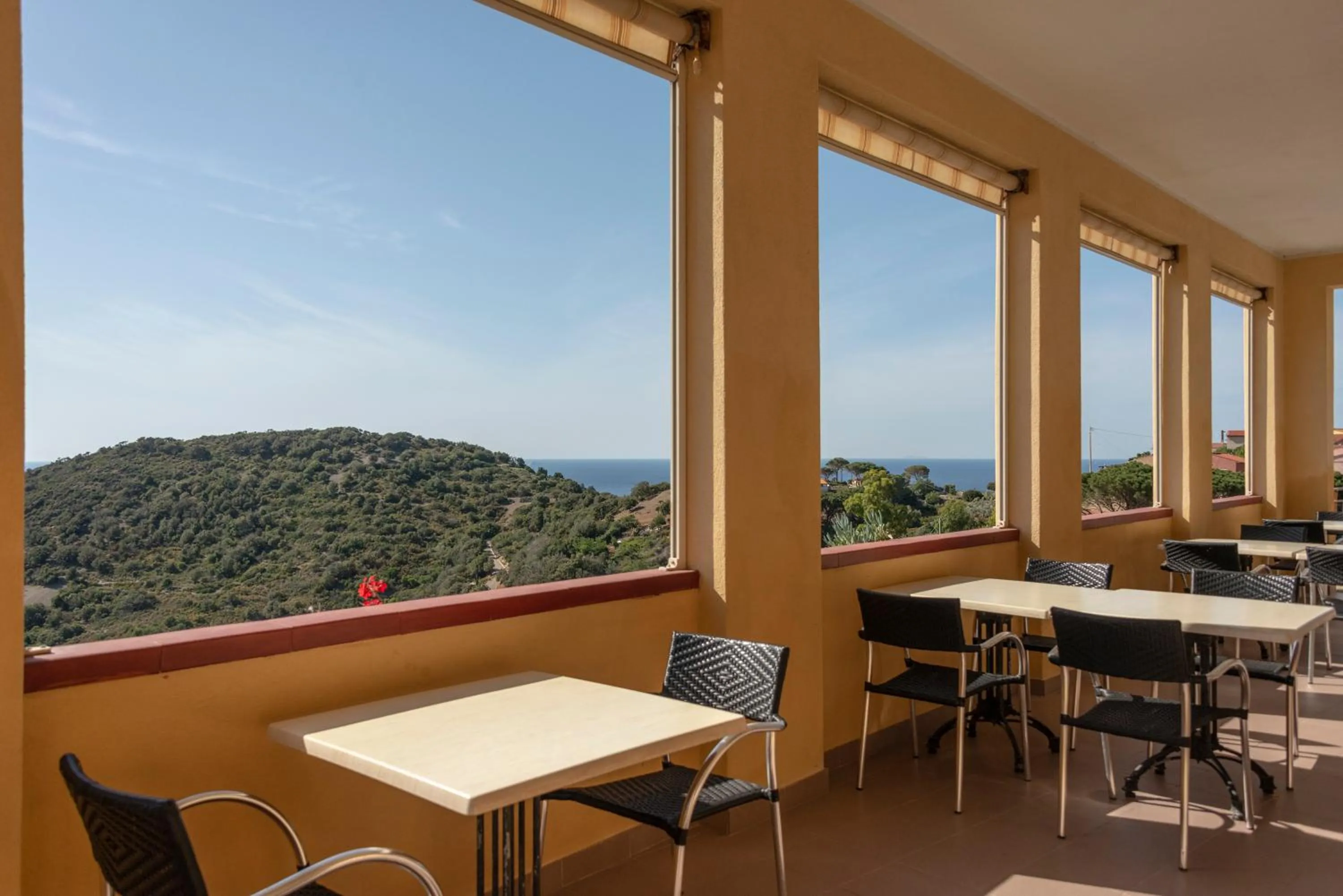 Restaurant/places to eat in Hotel Villa Rita