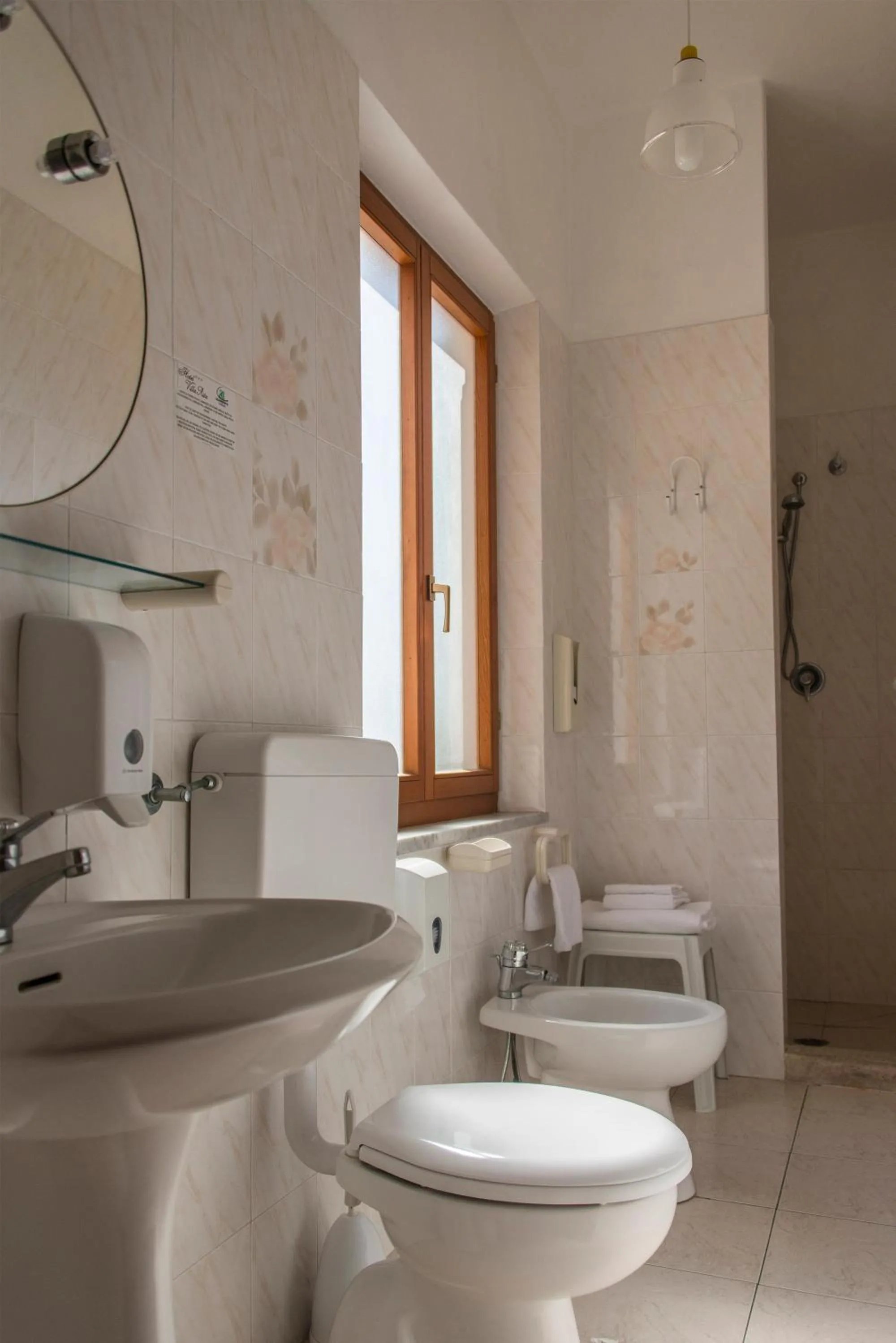 Shower in Hotel Villa Rita