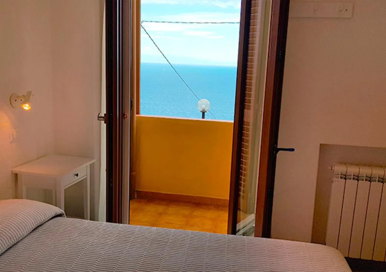Sea view, Bed in Hotel Villa Rita