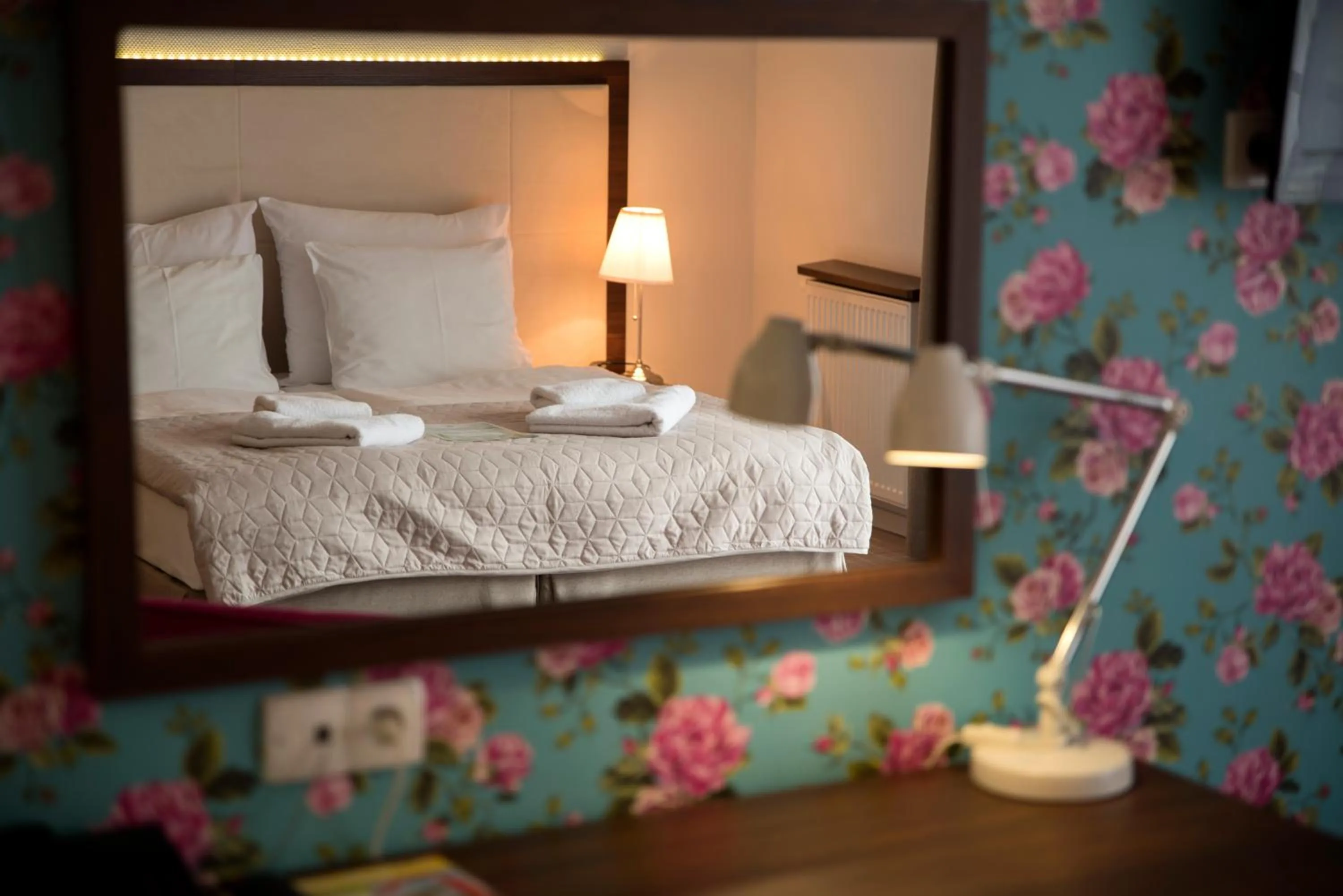 Bed in Flinski Sport X SPA, Boutique X Art