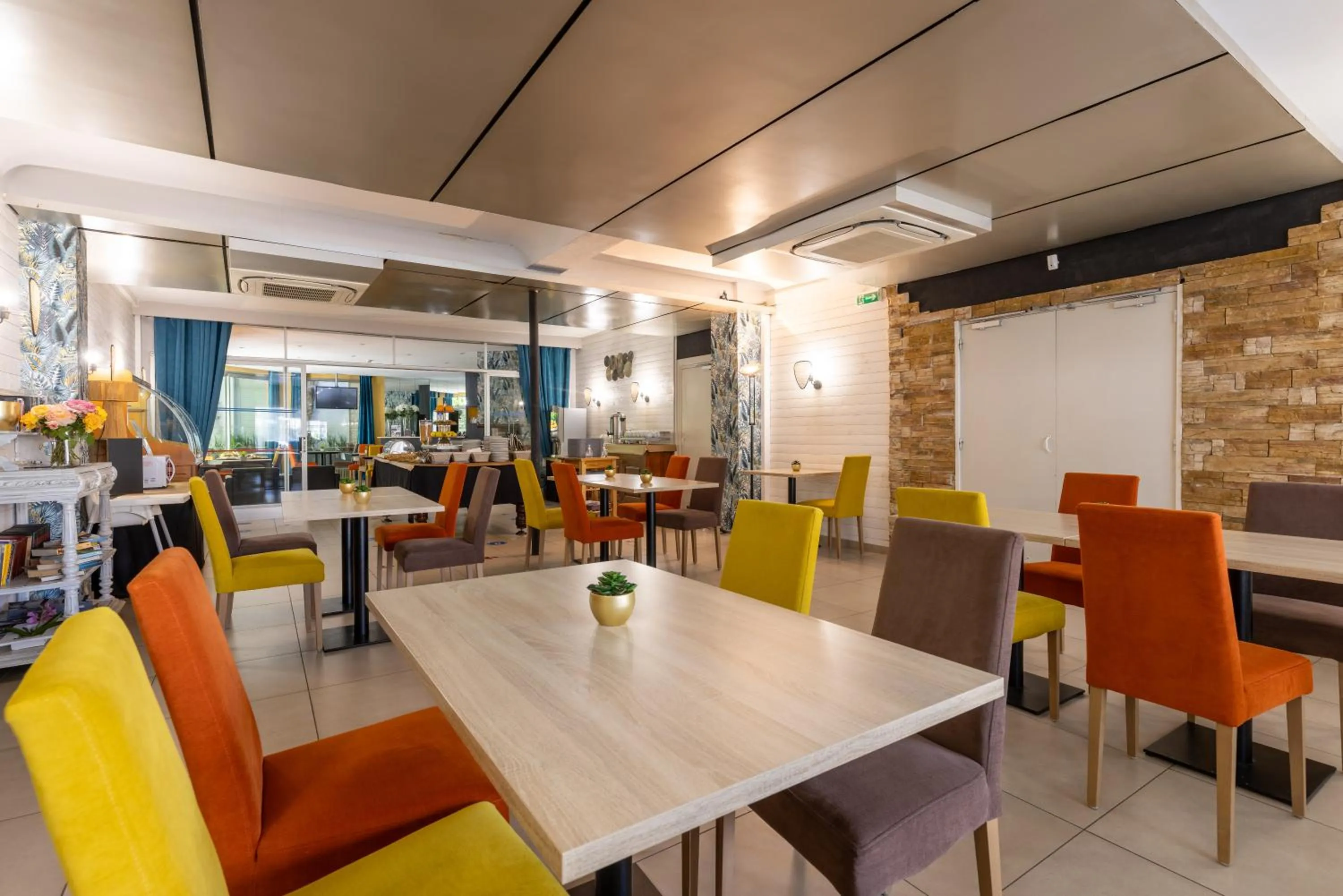 Property building in The Originals City, Hôtel de Bordeaux, Bergerac centre