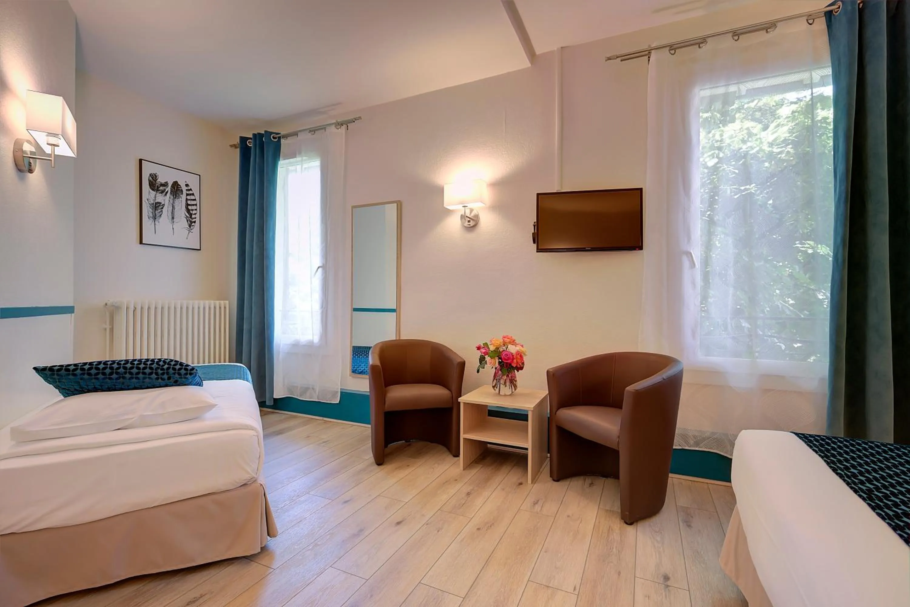Property building, Bed in The Originals City, Hôtel de Bordeaux, Bergerac centre