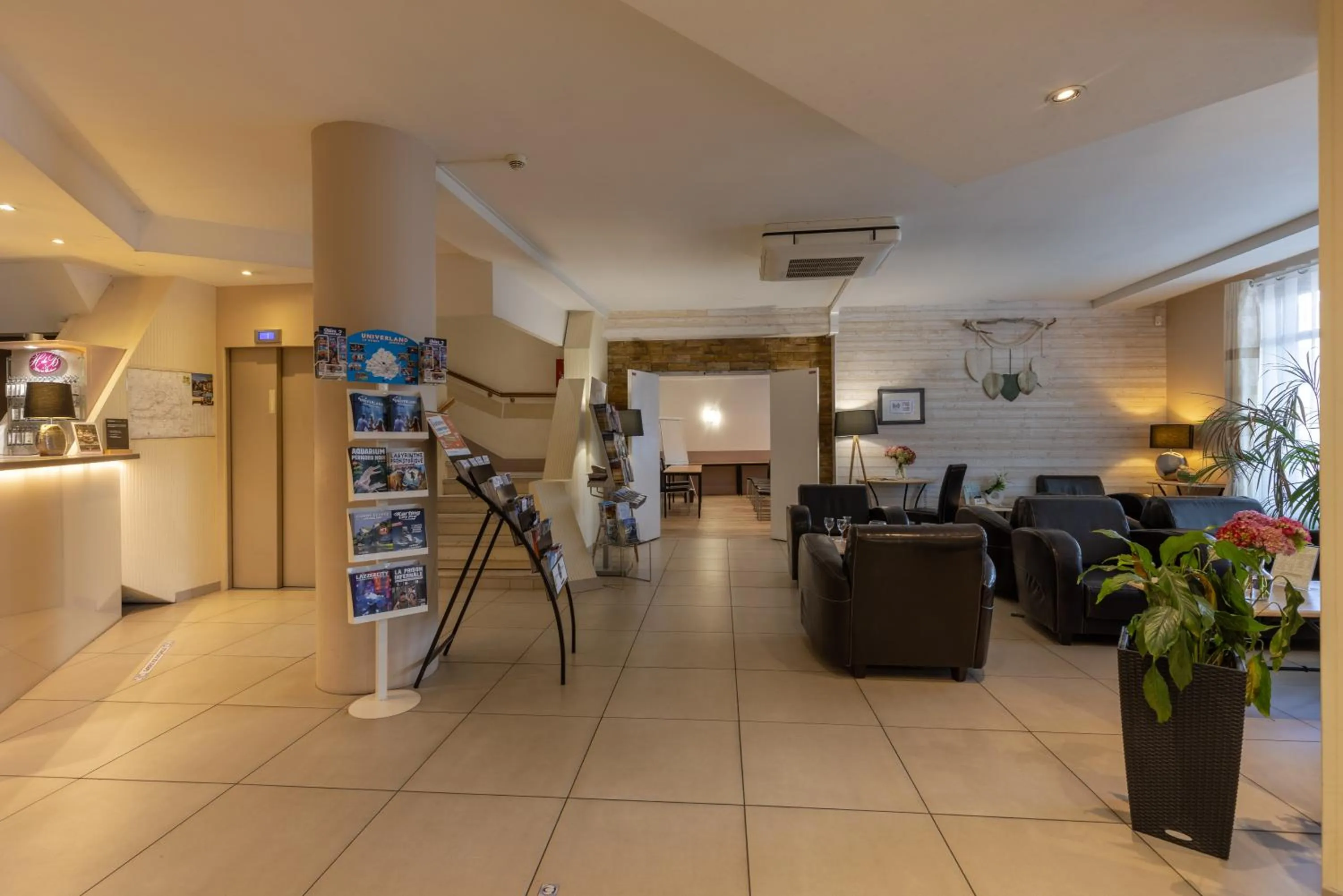 Property building in The Originals City, Hôtel de Bordeaux, Bergerac centre