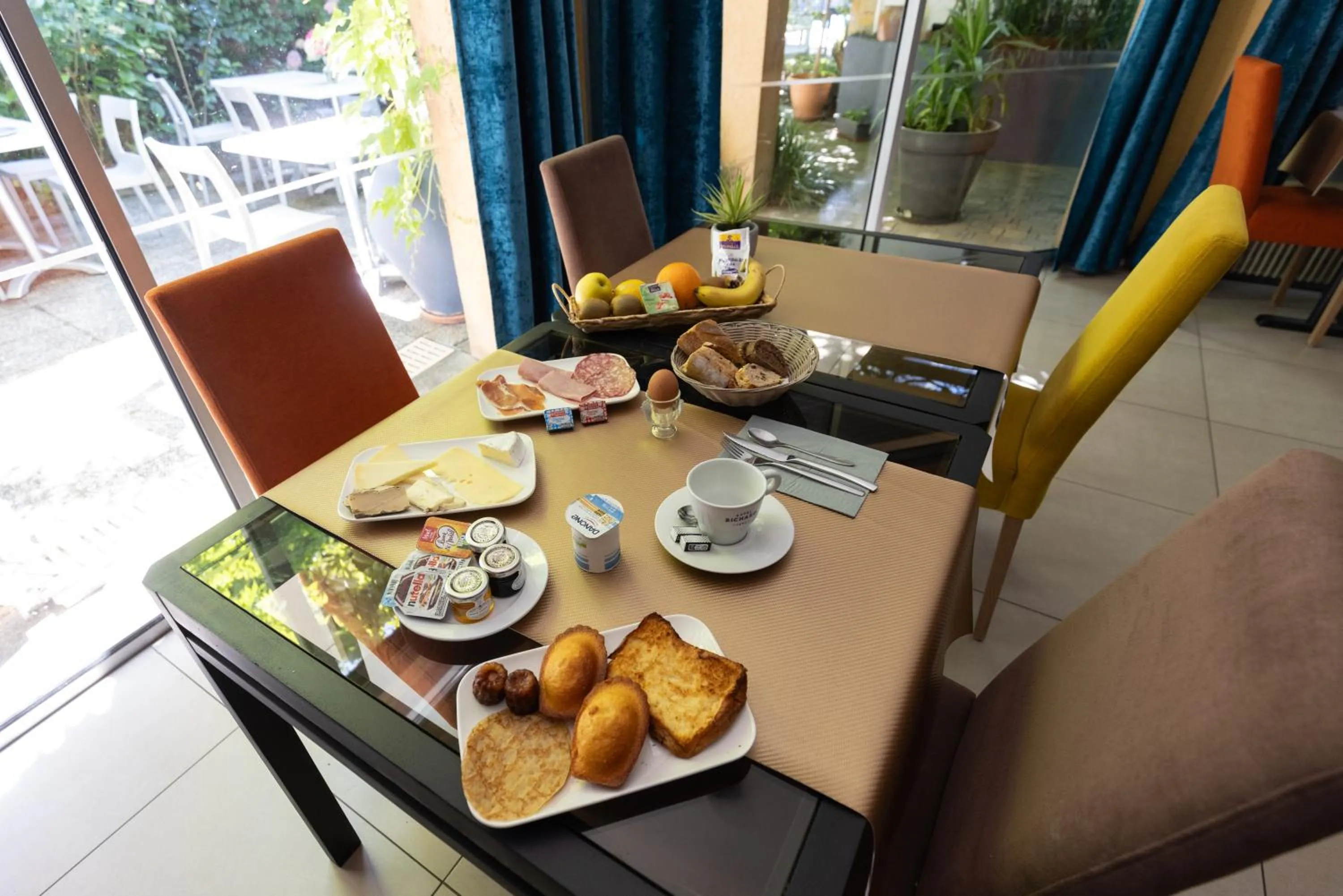 Breakfast in The Originals City, Hôtel de Bordeaux, Bergerac centre