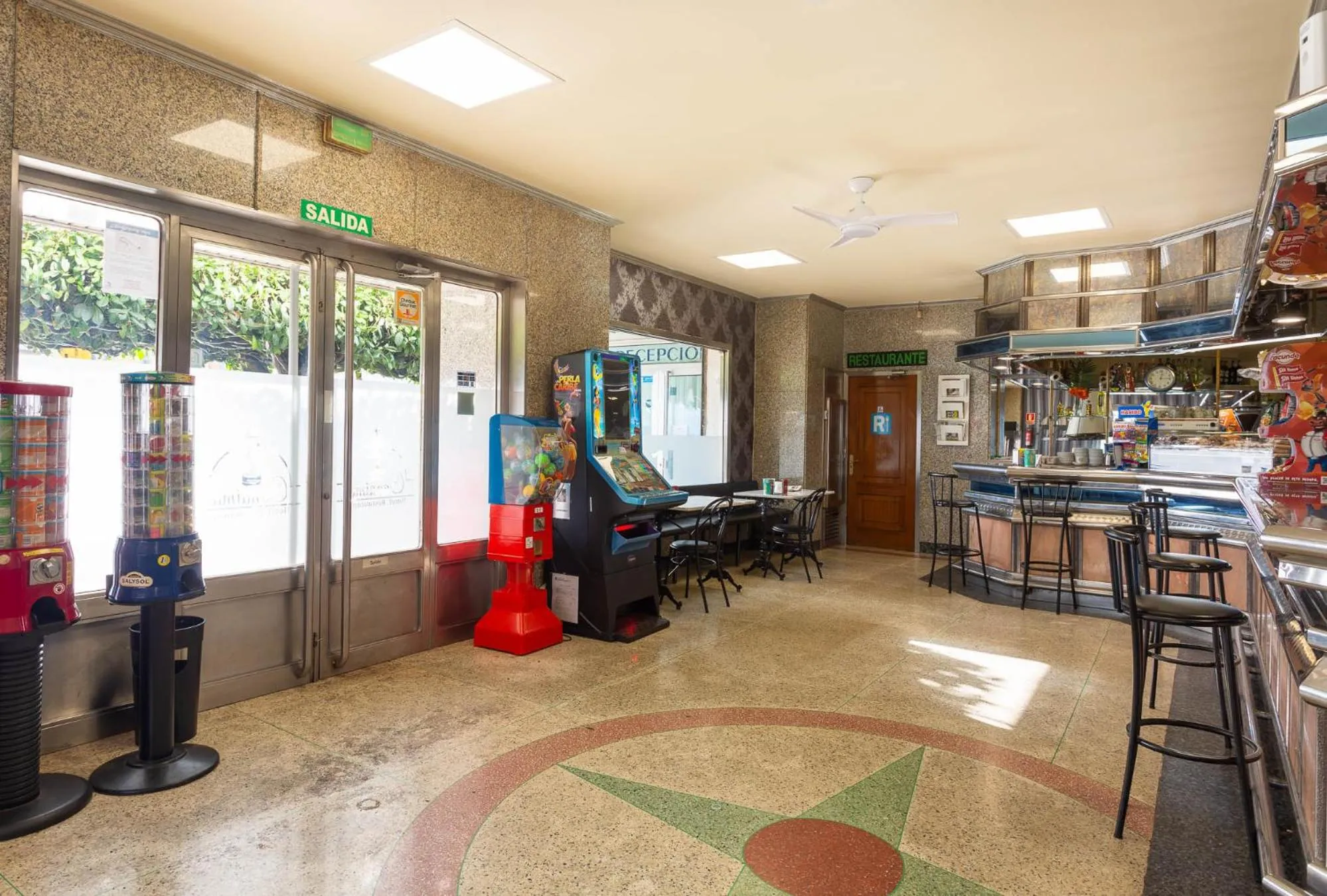 Lounge or bar in Hotel Canaima Bruma 1,5 k Camino