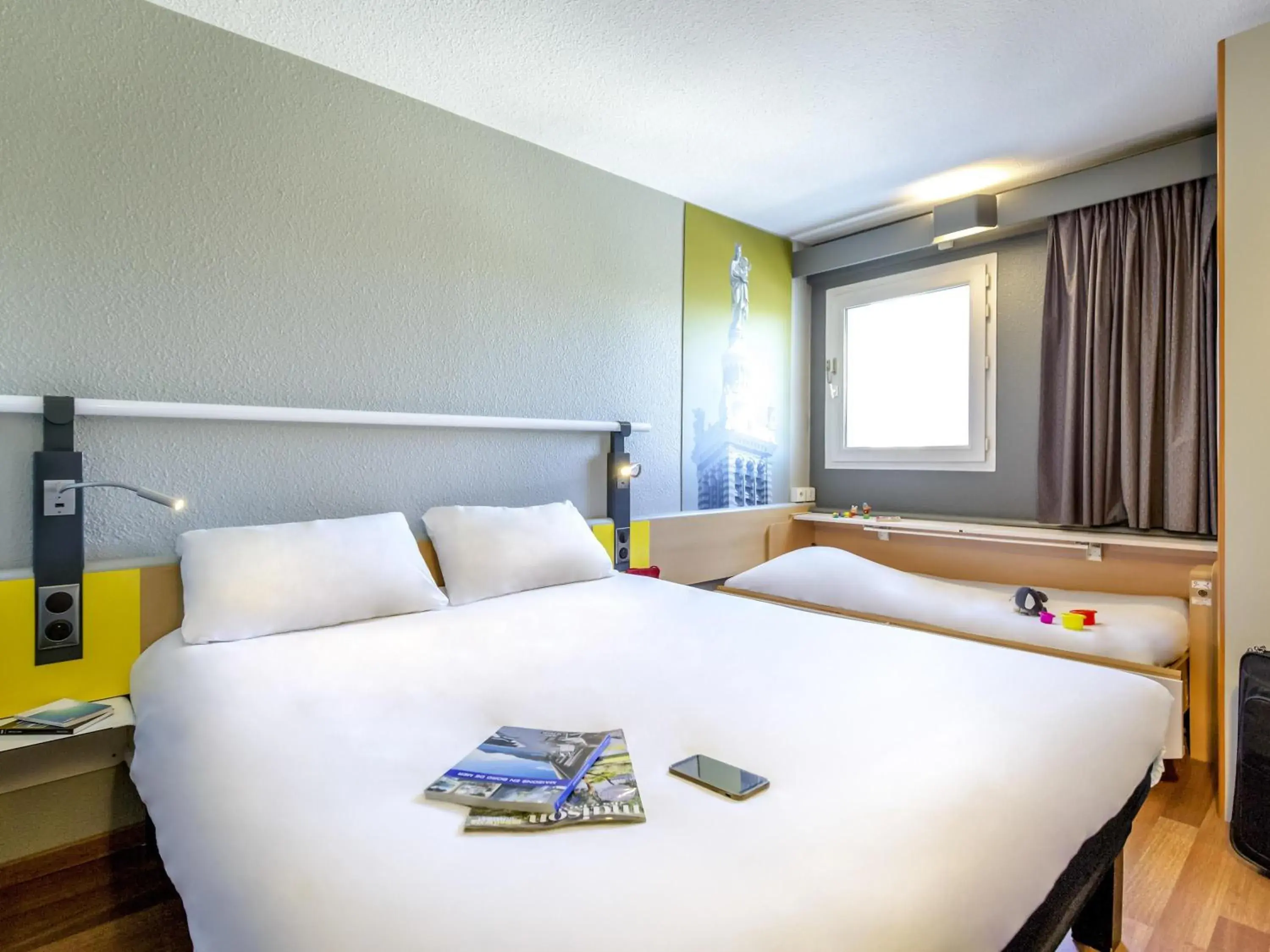 Bedroom, Bed in ibis Marseille Timone Bedroom, Bed in ibis Marseille Timone