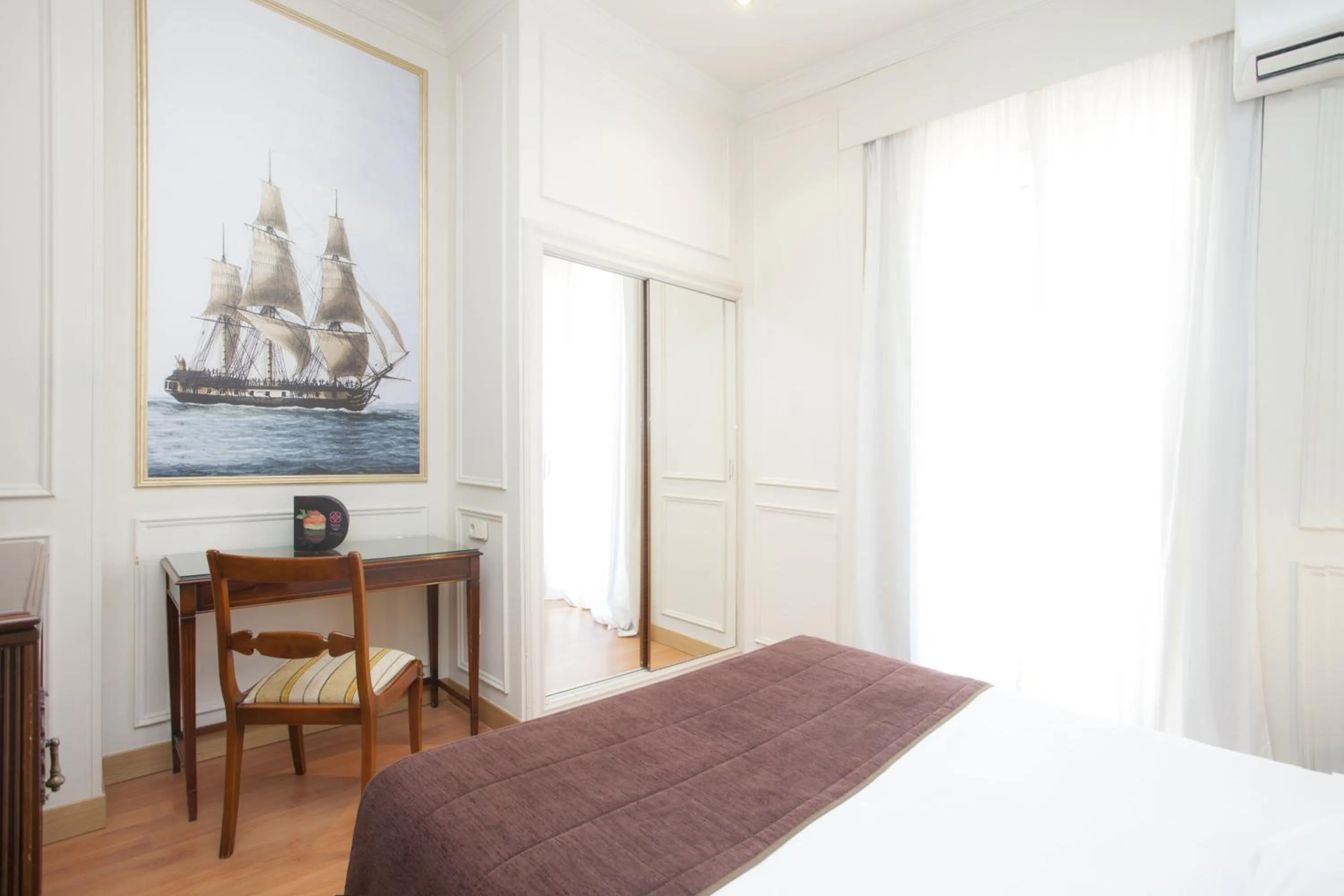 Double Room in Olympia Consul del Mar