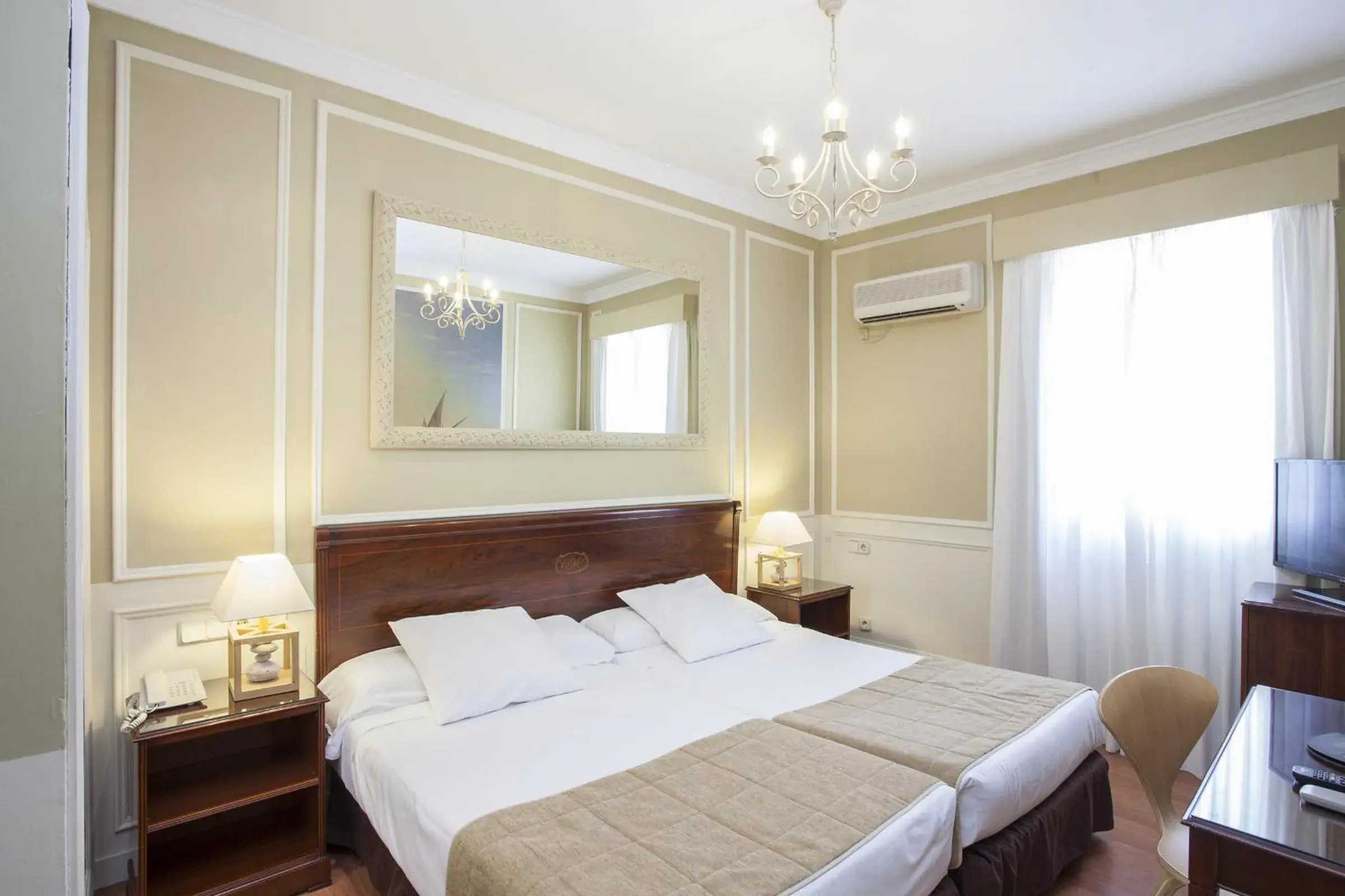 Twin Room in Olympia Consul del Mar Twin Room in Olympia Consul del Mar