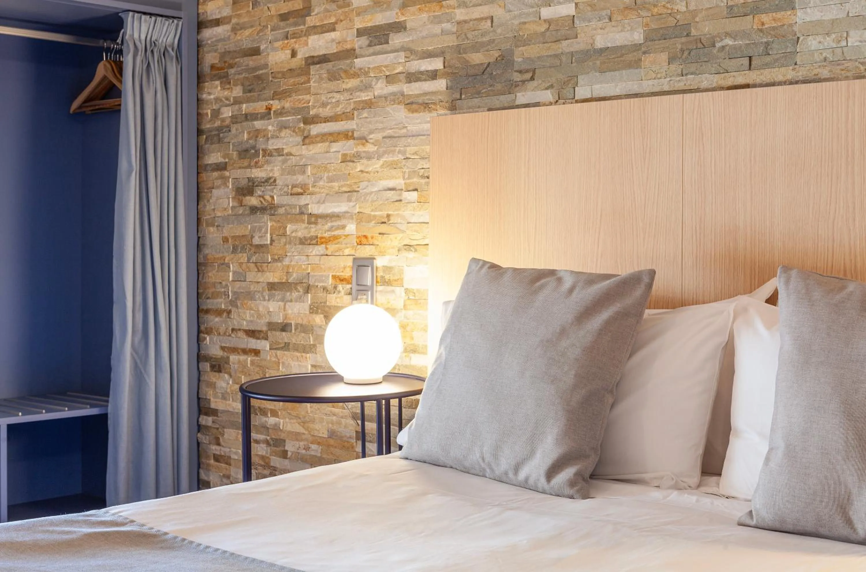 Decorative detail, Bed in Olympia Consul del Mar