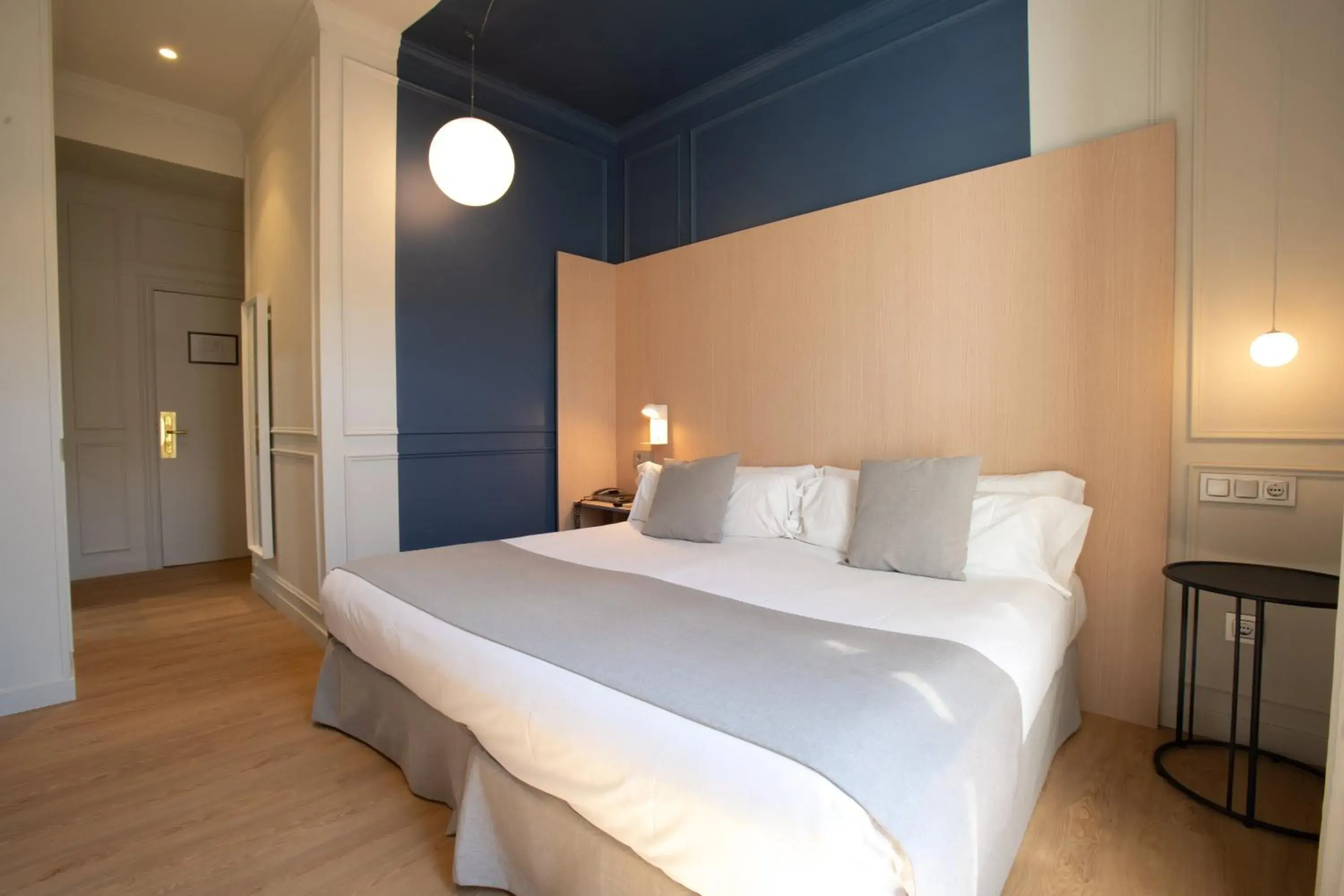 Bed in Olympia Consul del Mar Bed in Olympia Consul del Mar