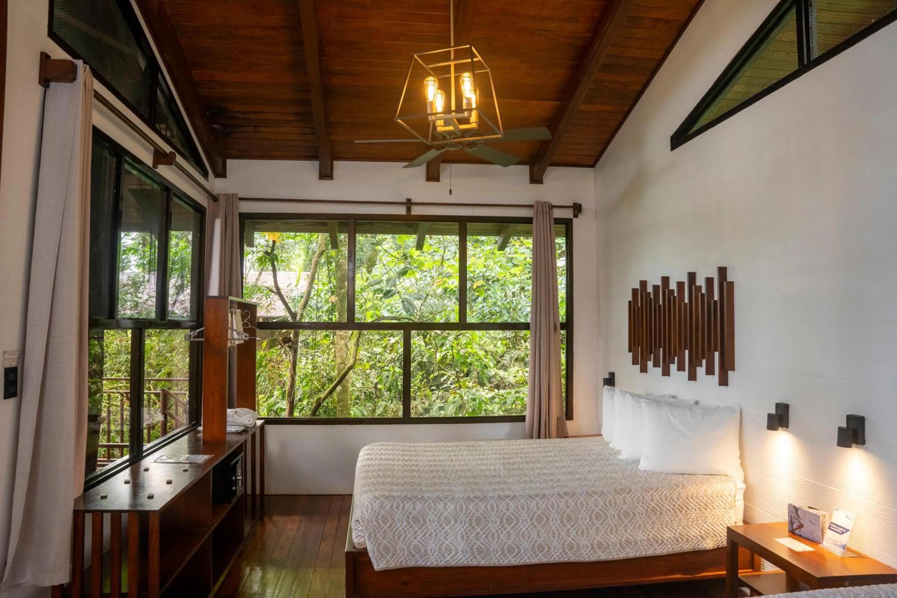 Bed in Maquenque Lodge