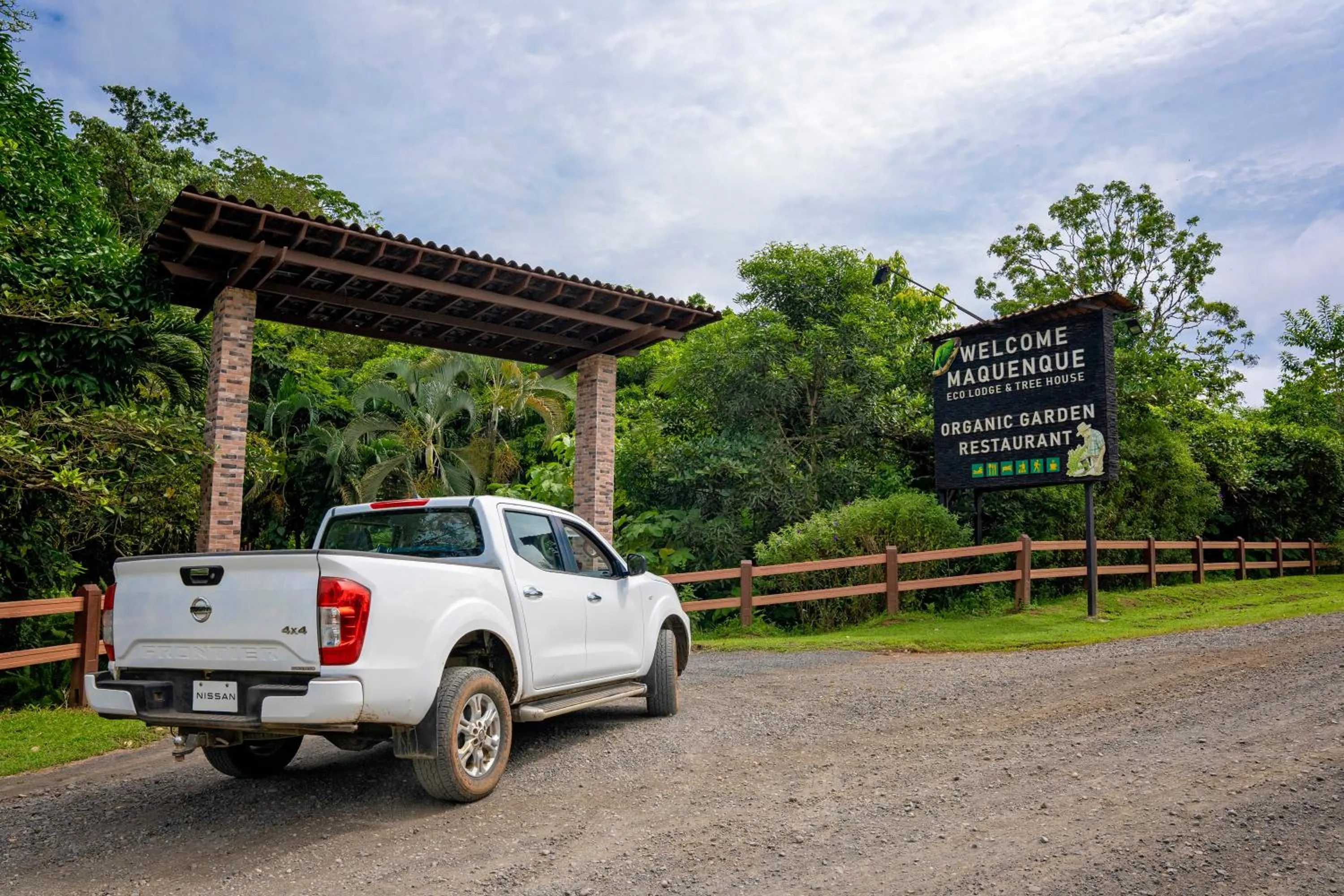 Facade/entrance in Maquenque Lodge