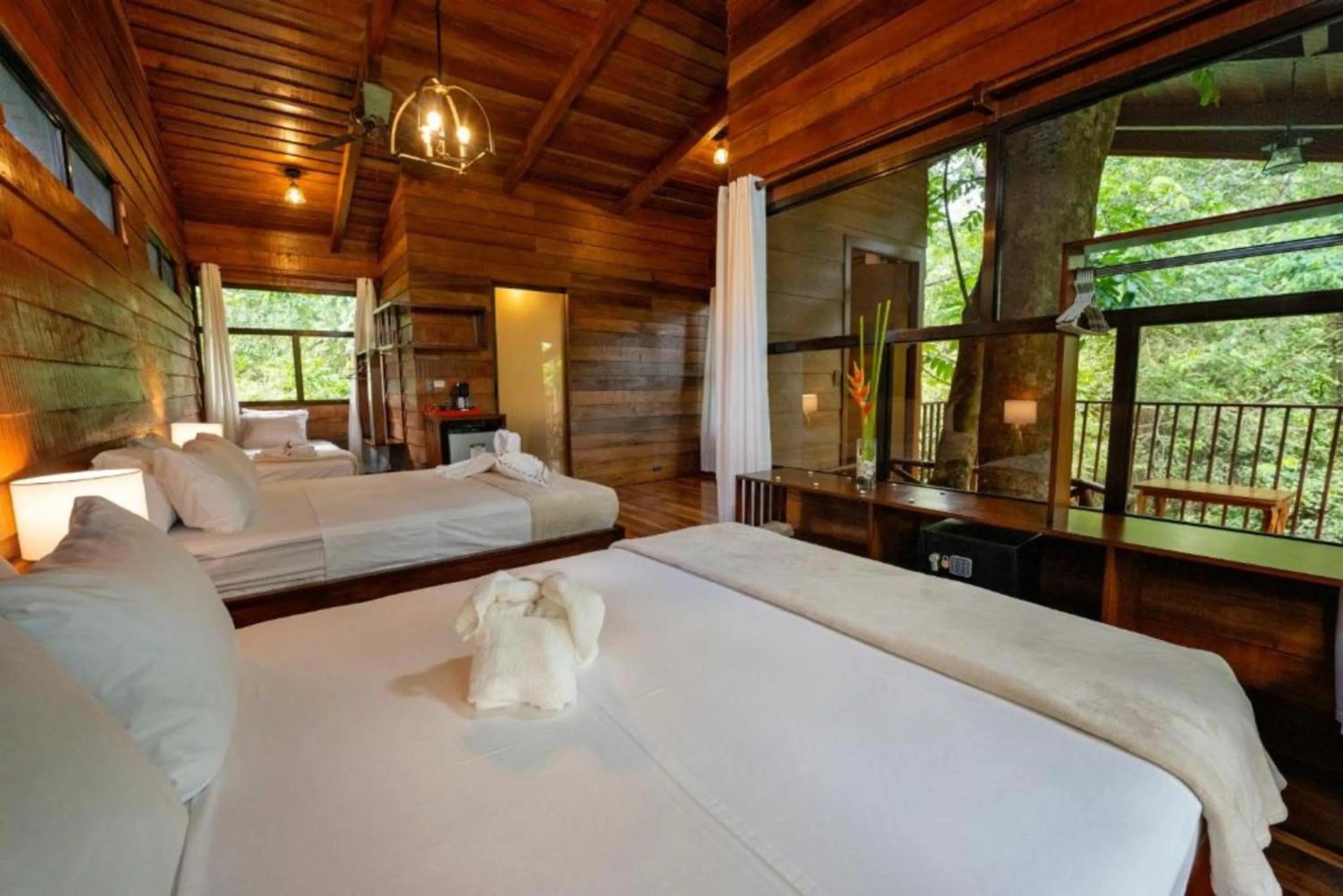 Bed in Maquenque Lodge