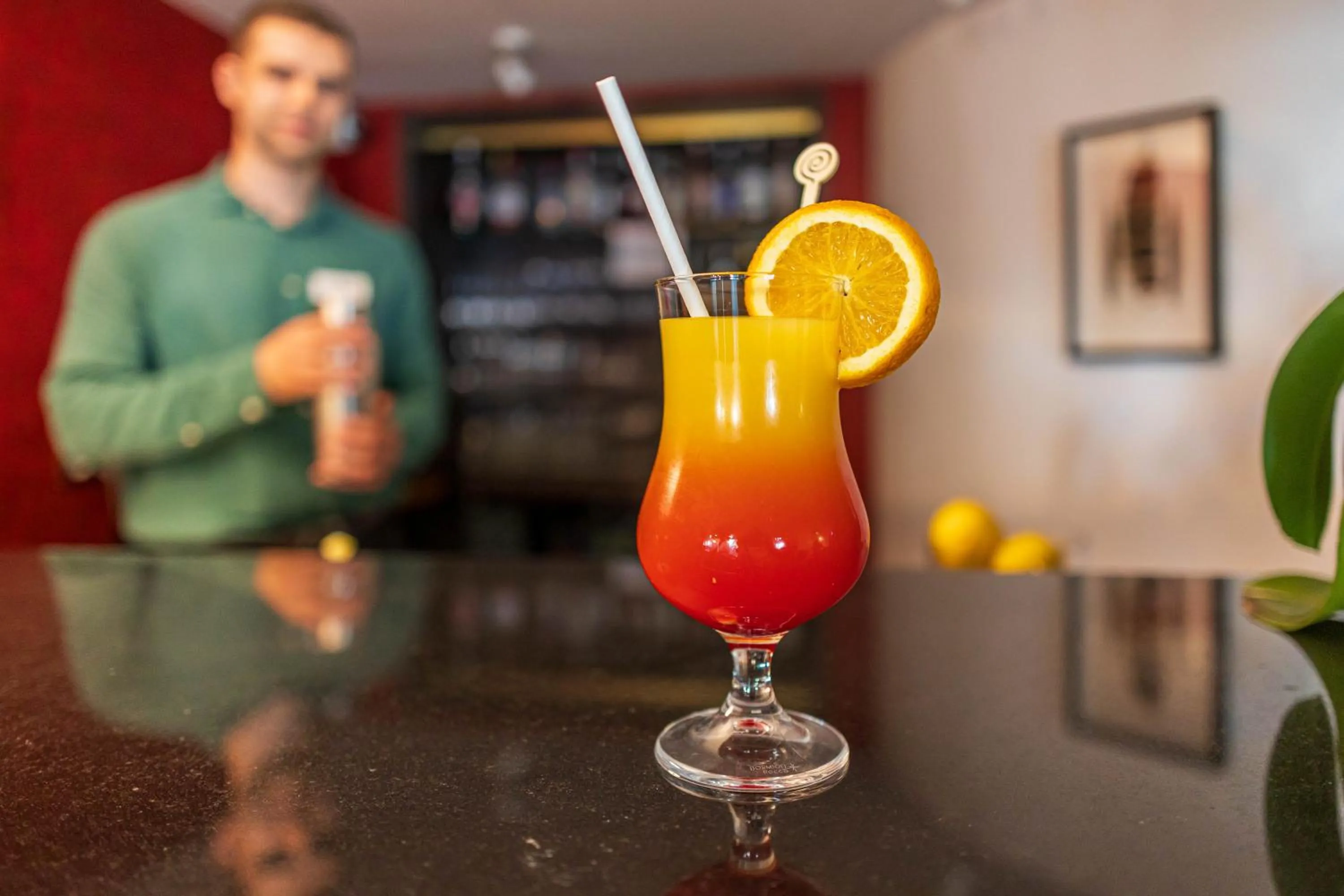 Lounge or bar in Hôtel Garrigae Villa La Florangerie - SPA & Piscine