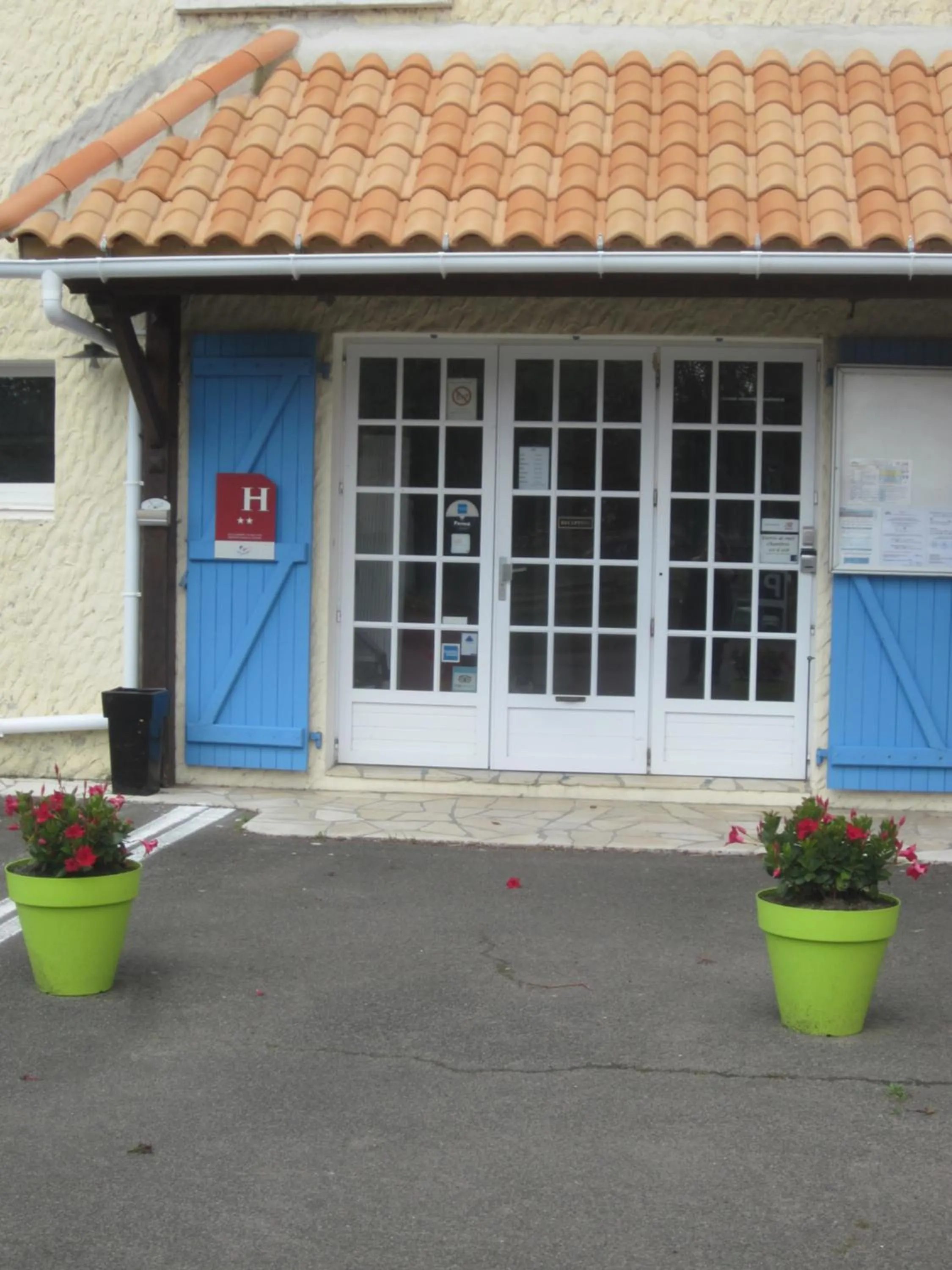 Facade/entrance in Hotel La Chaumière