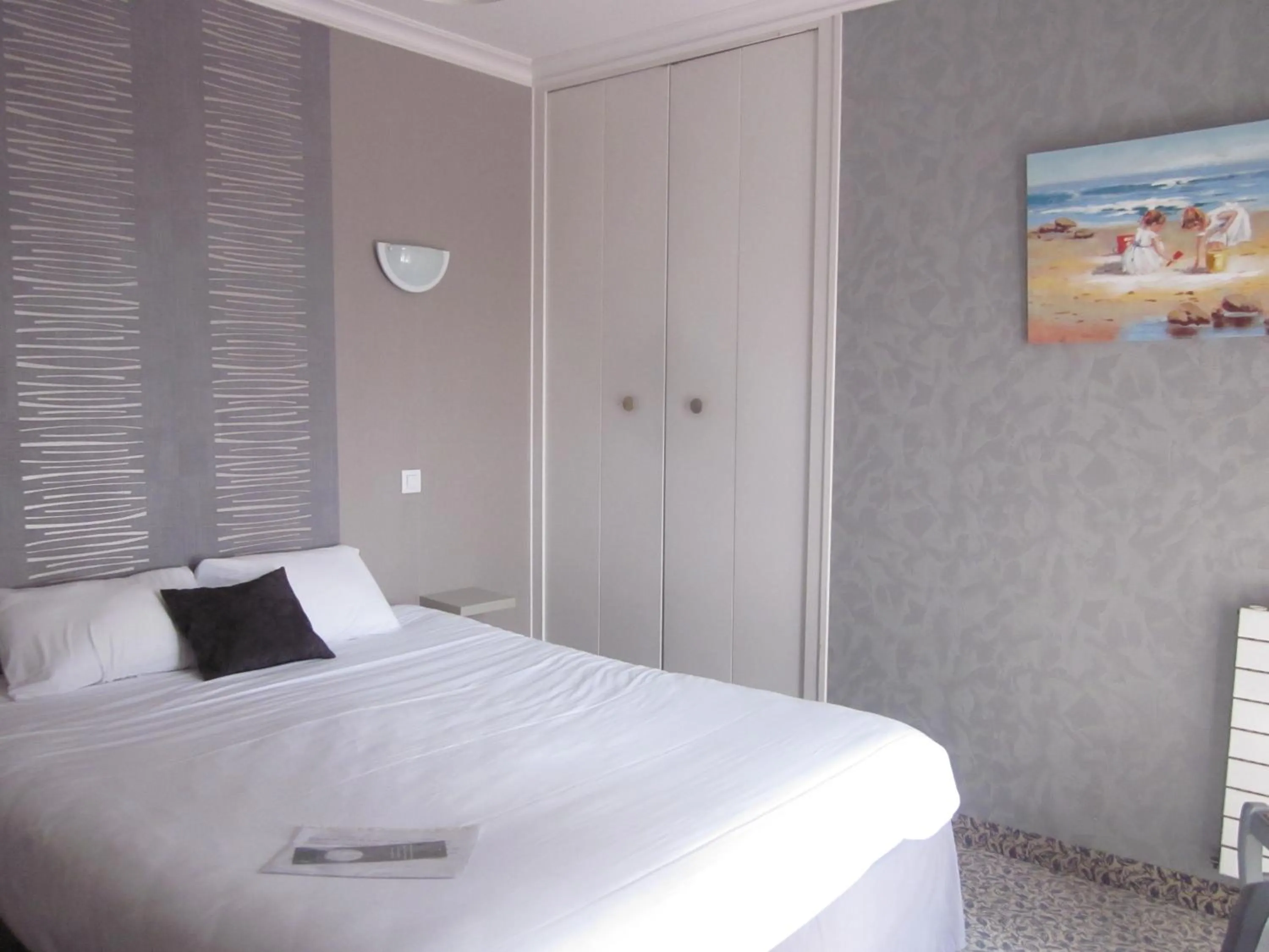 Bed in Hotel La Chaumière