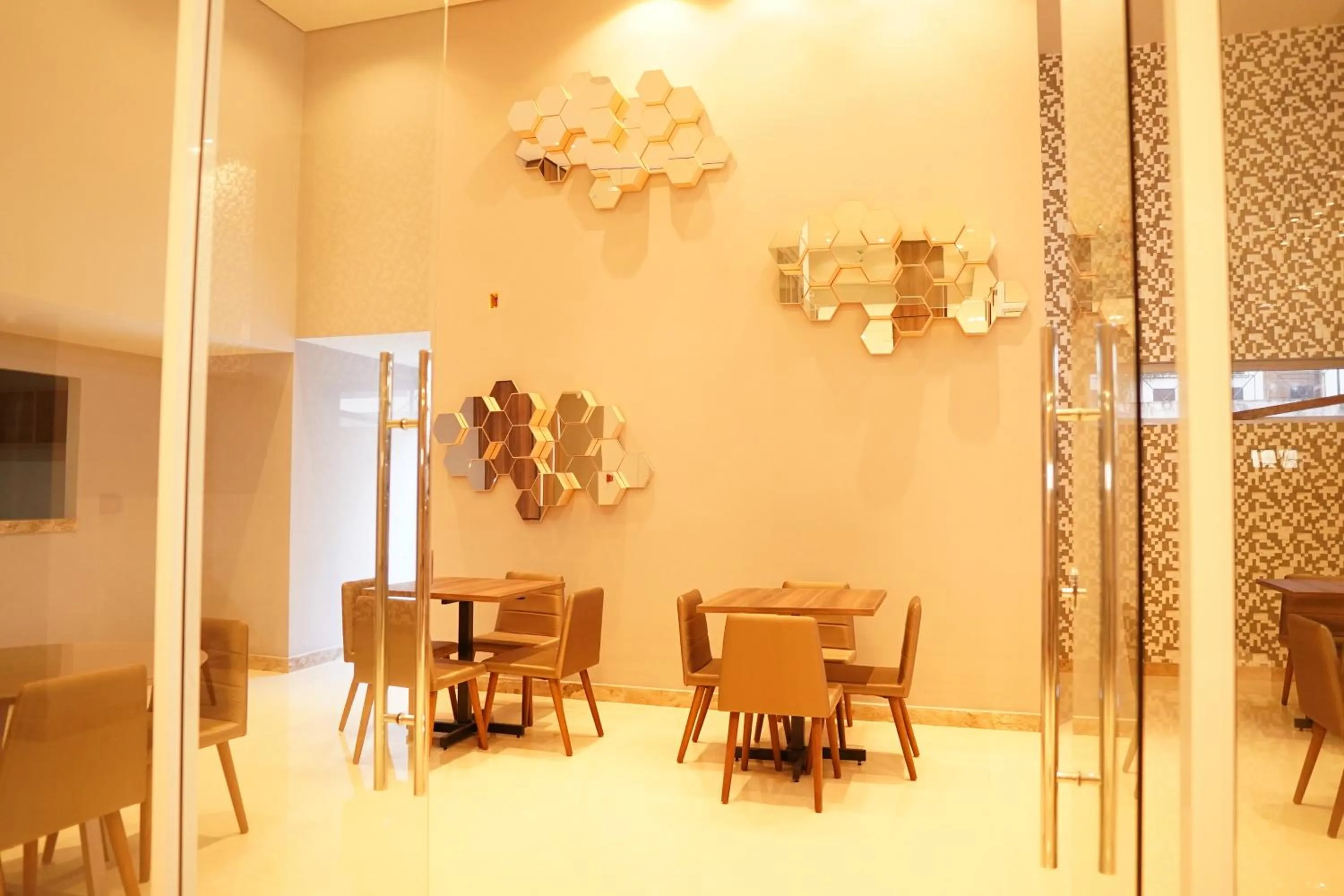 Restaurant/places to eat in Forte Express