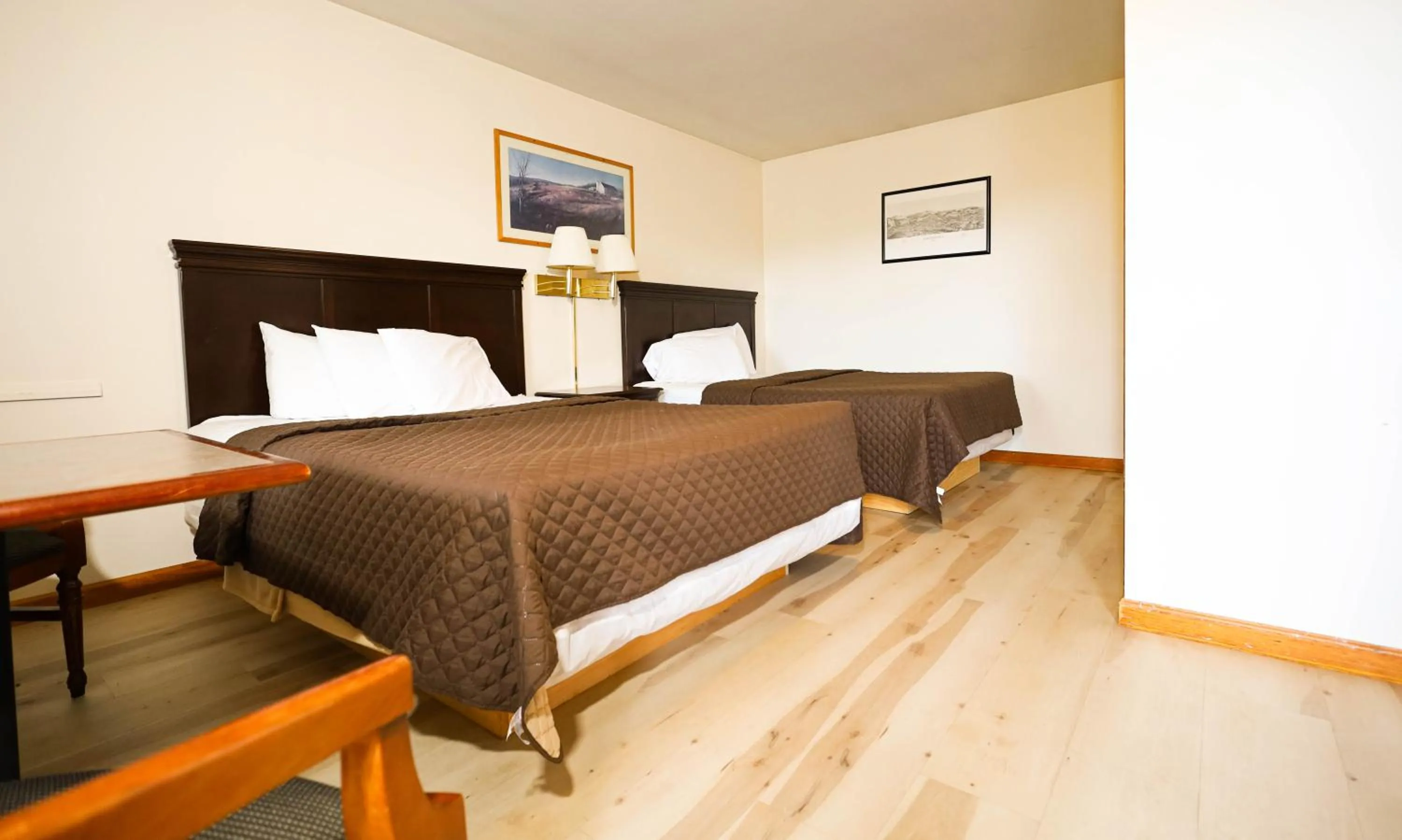 Bed in Chatham Travel Lodge