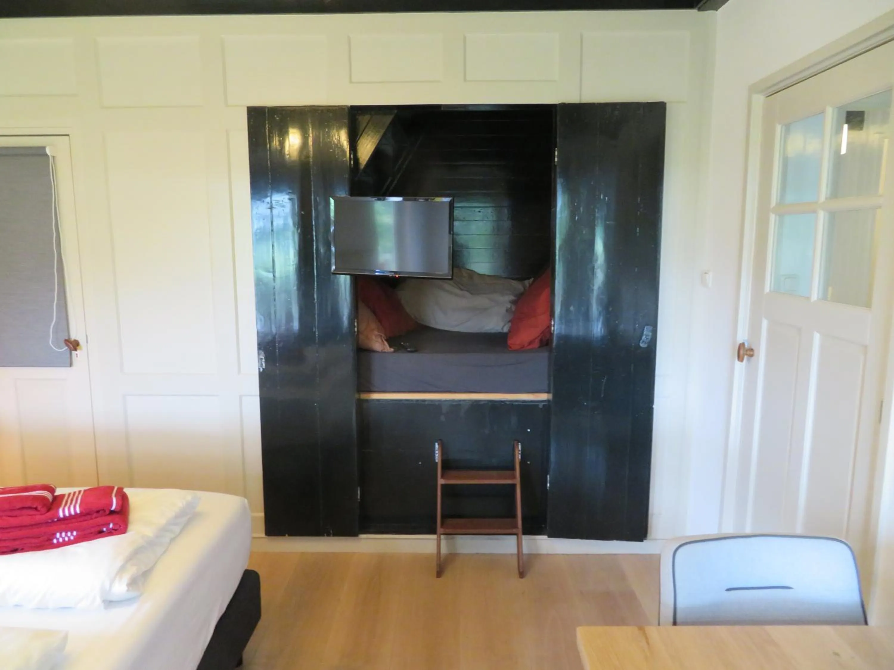 TV and multimedia, Bed in B&B Singelstate