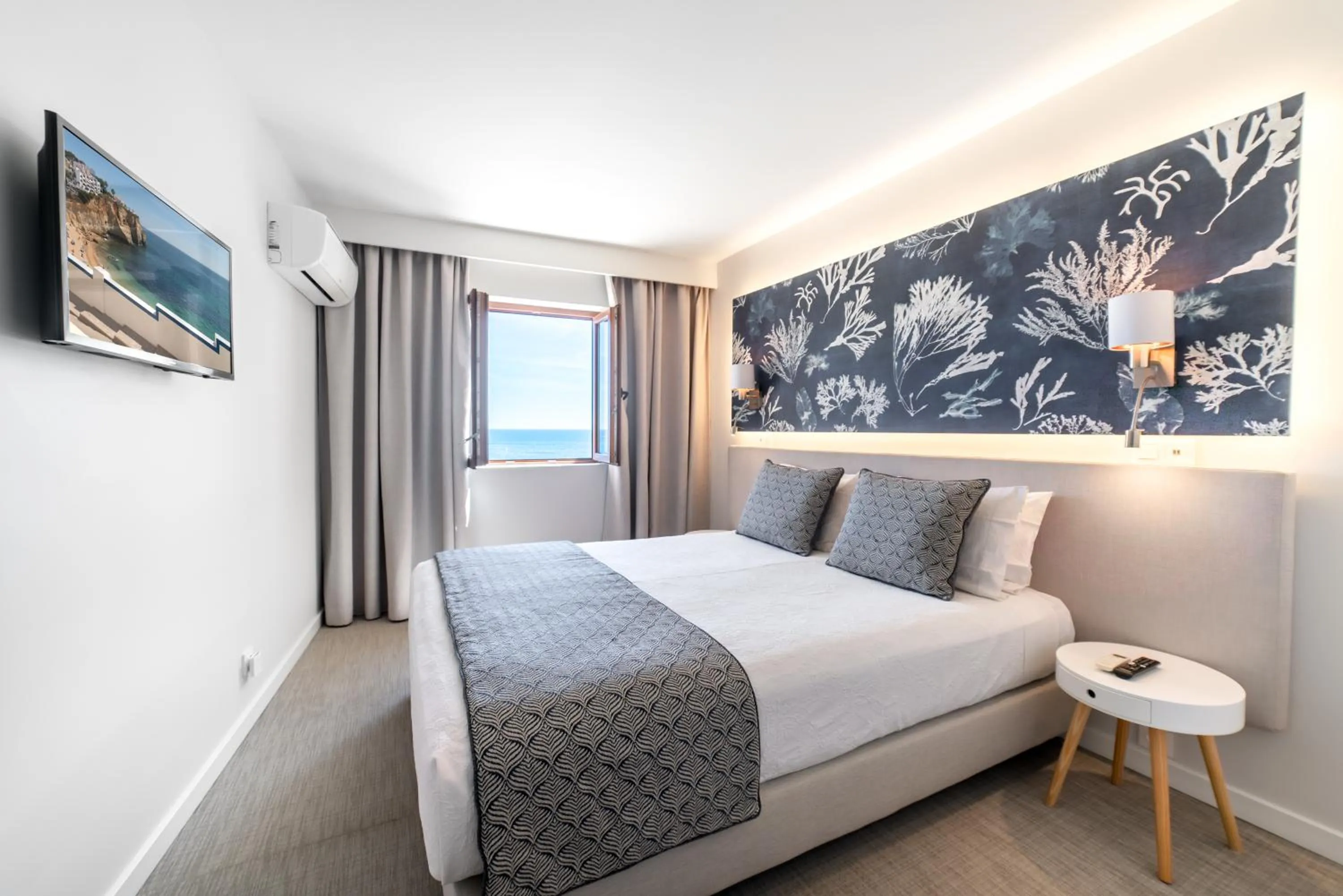 View (from property/room), Bed in Castelo Guest House