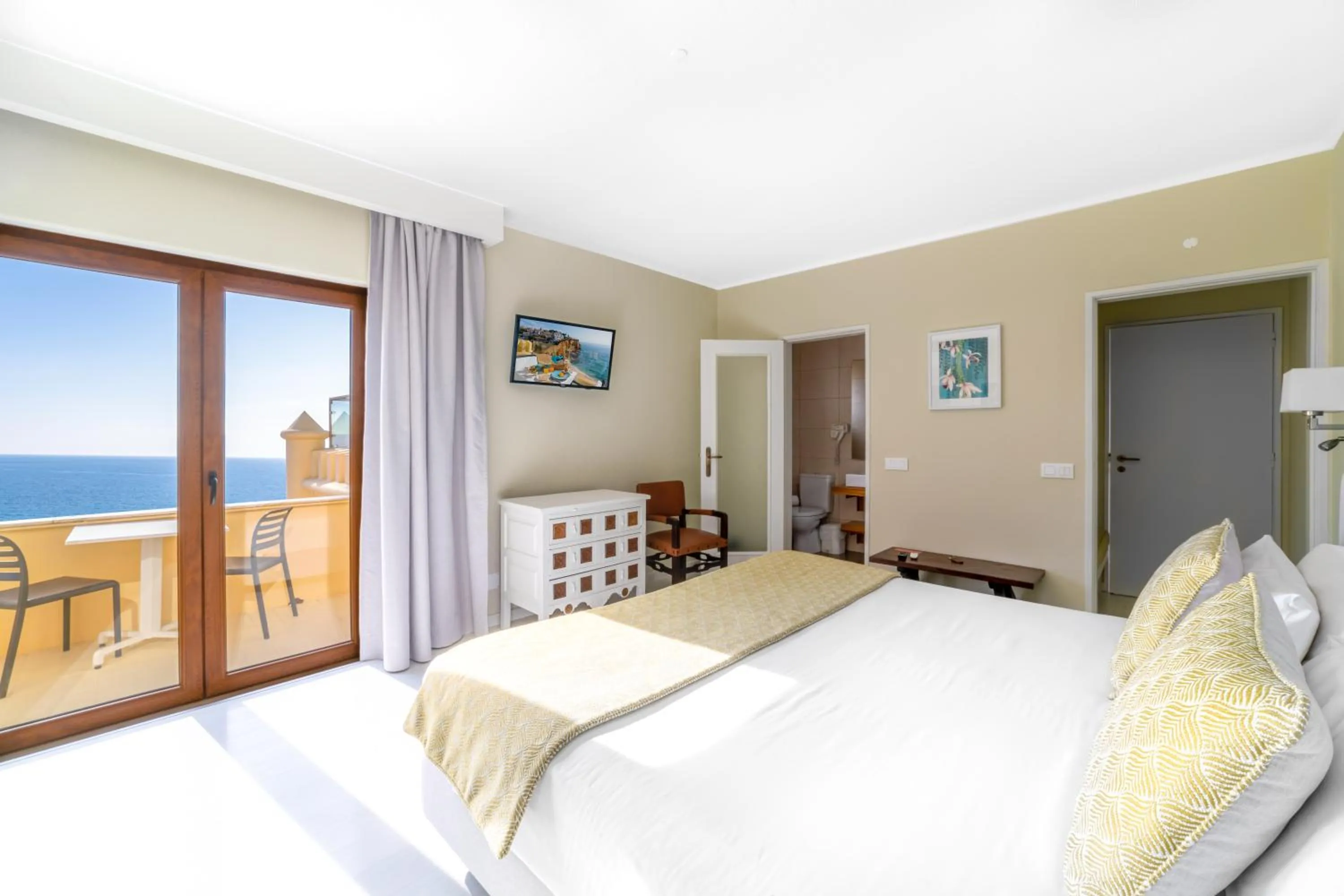 Balcony/Terrace, Bed in Castelo Guest House