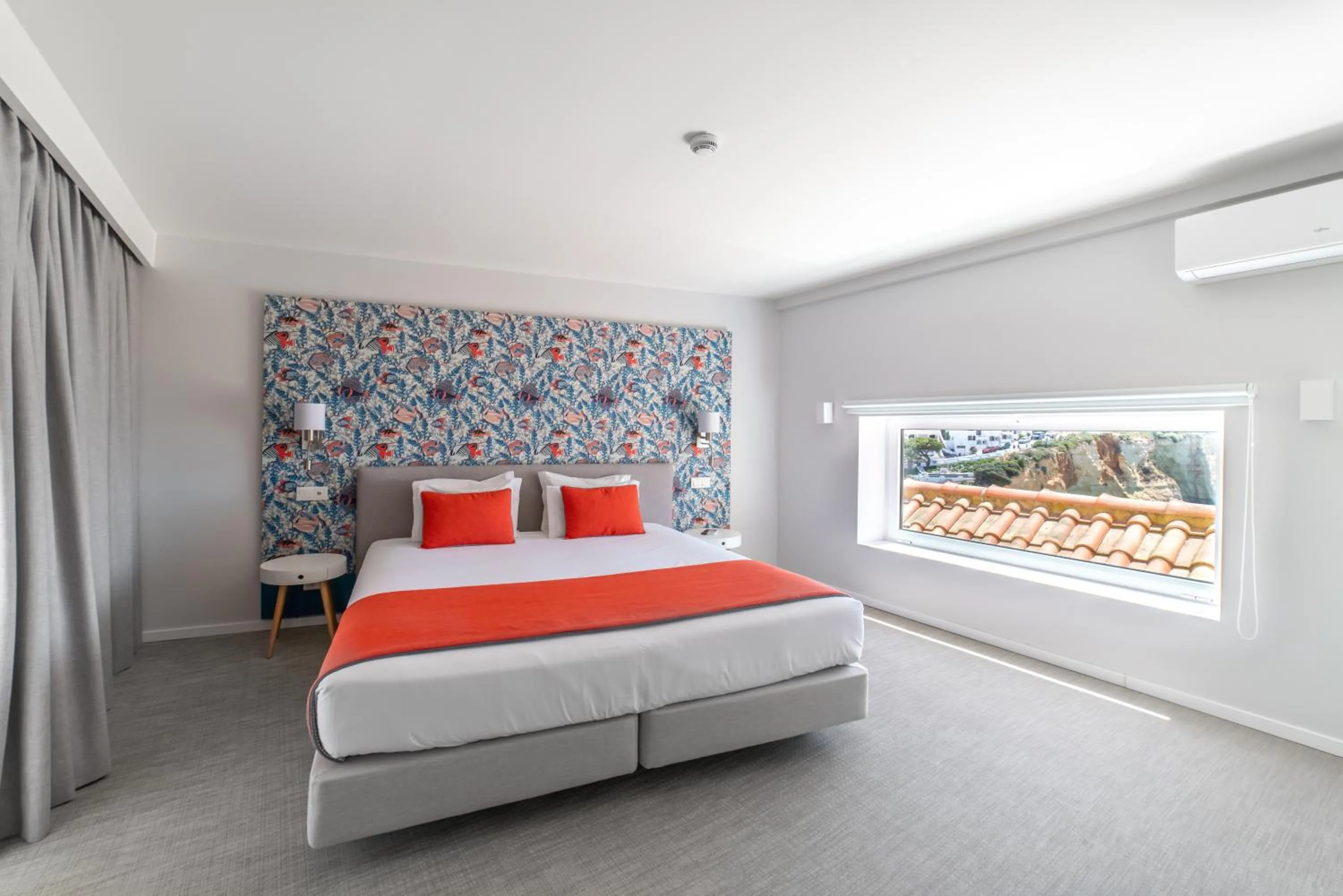 View (from property/room), Bed in Castelo Guest House