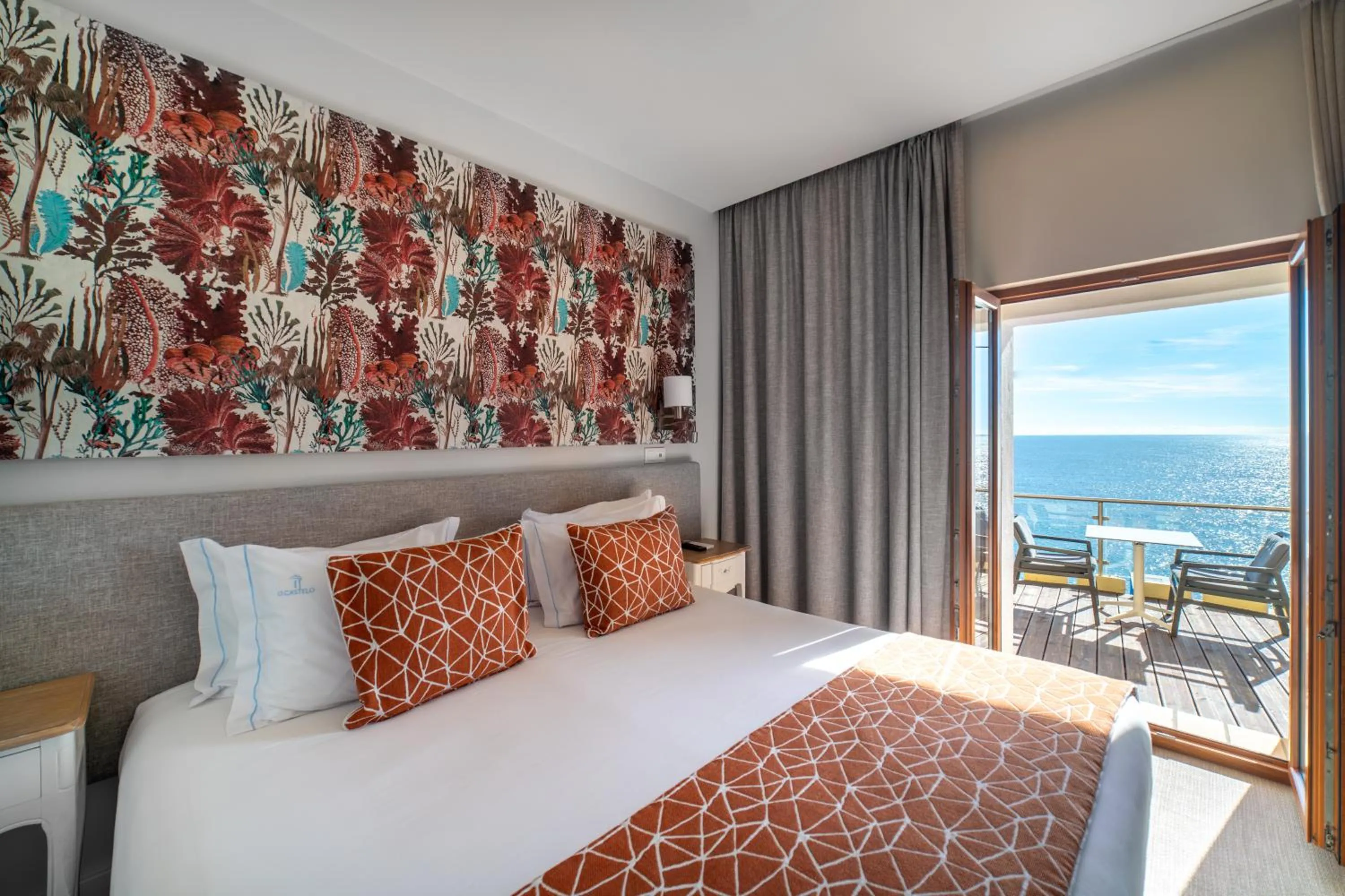 View (from property/room), Bed in Castelo Guest House